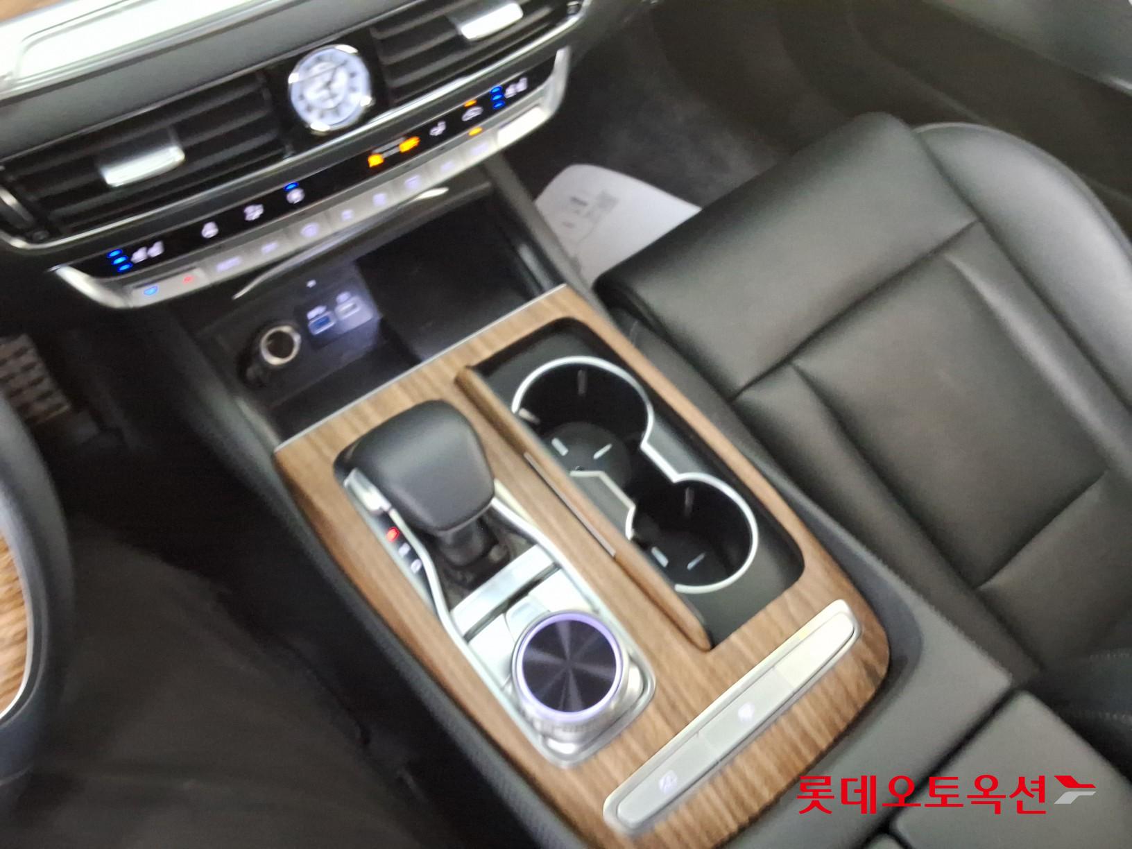2023 - kia k9