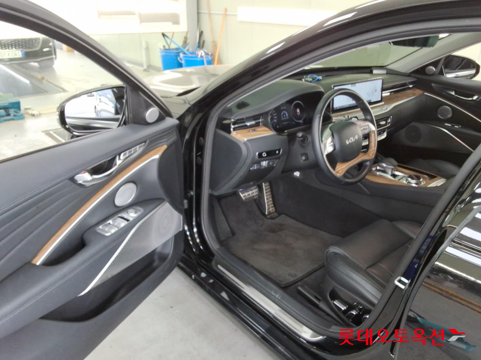 2023 - kia k9