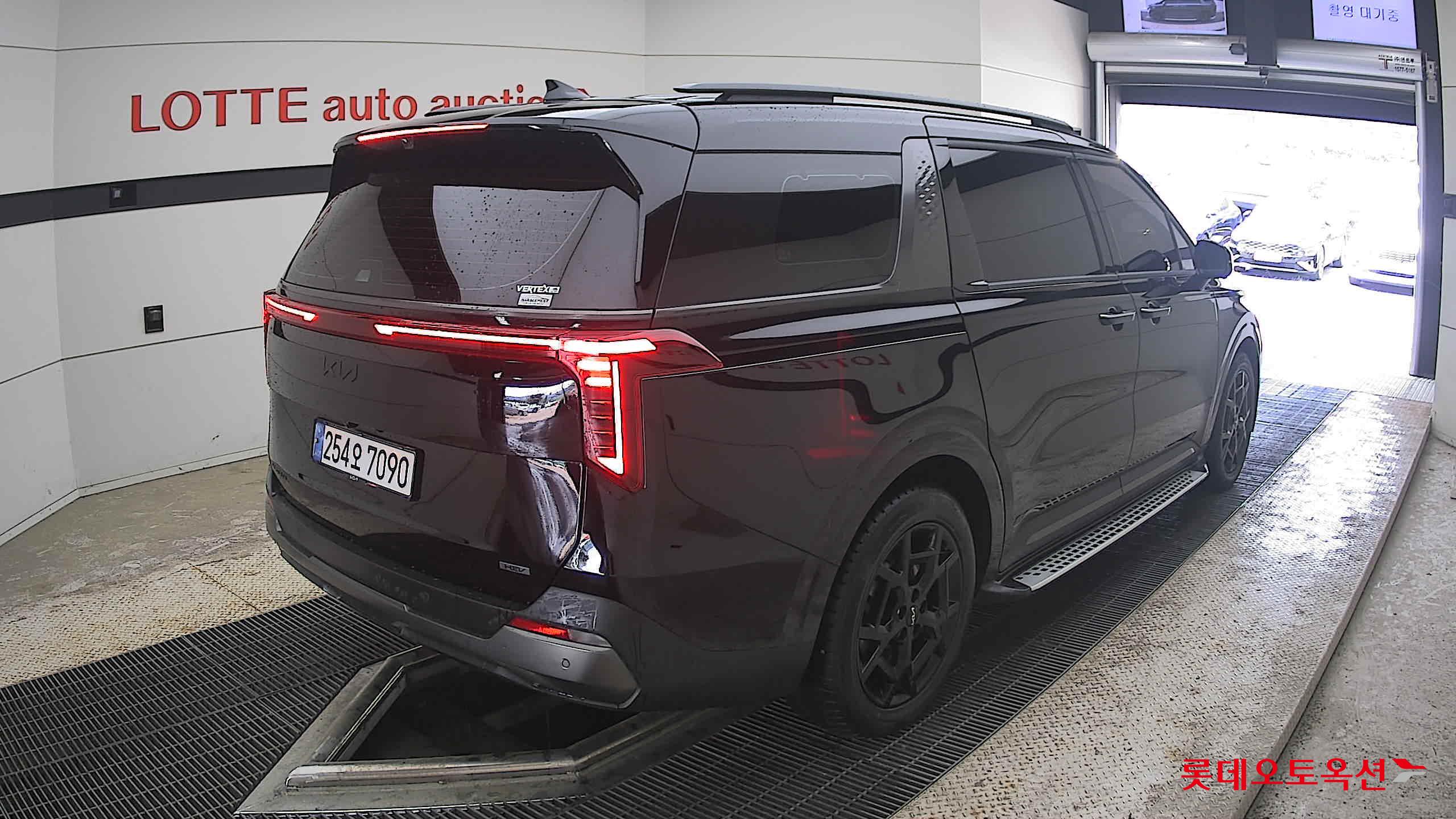 2025 - kia carnival