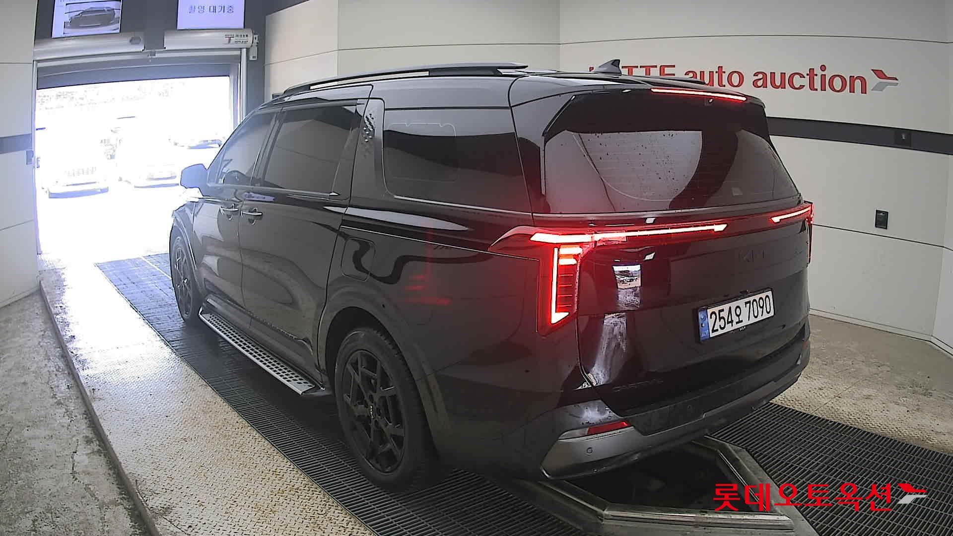 2025 - kia carnival