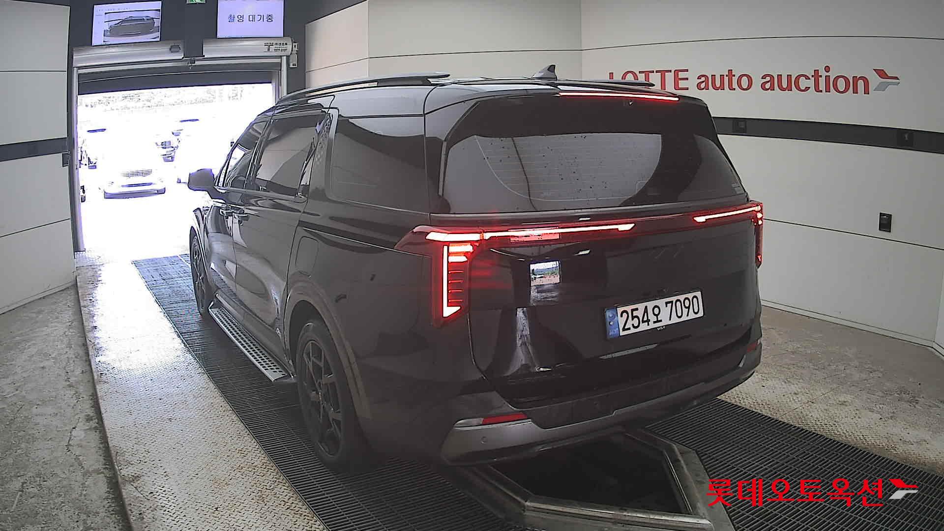 2025 - kia carnival