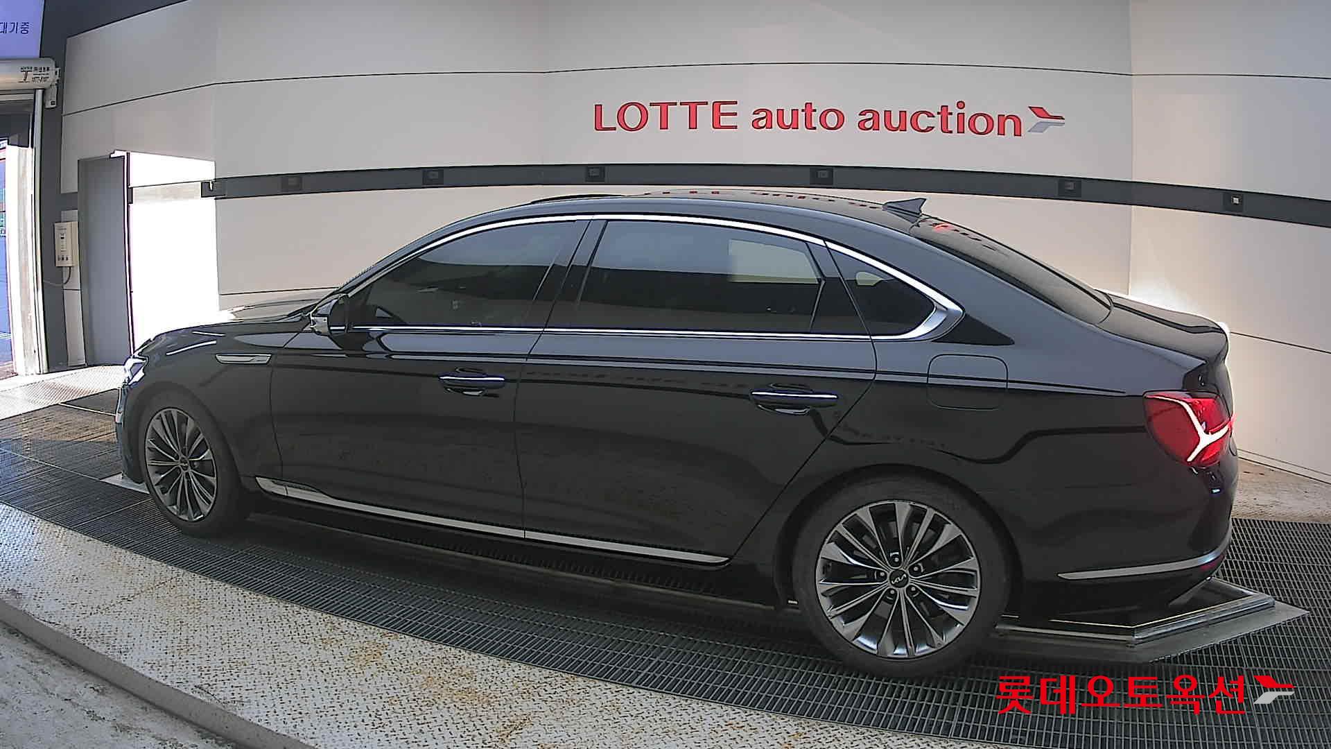 2023 - kia k9