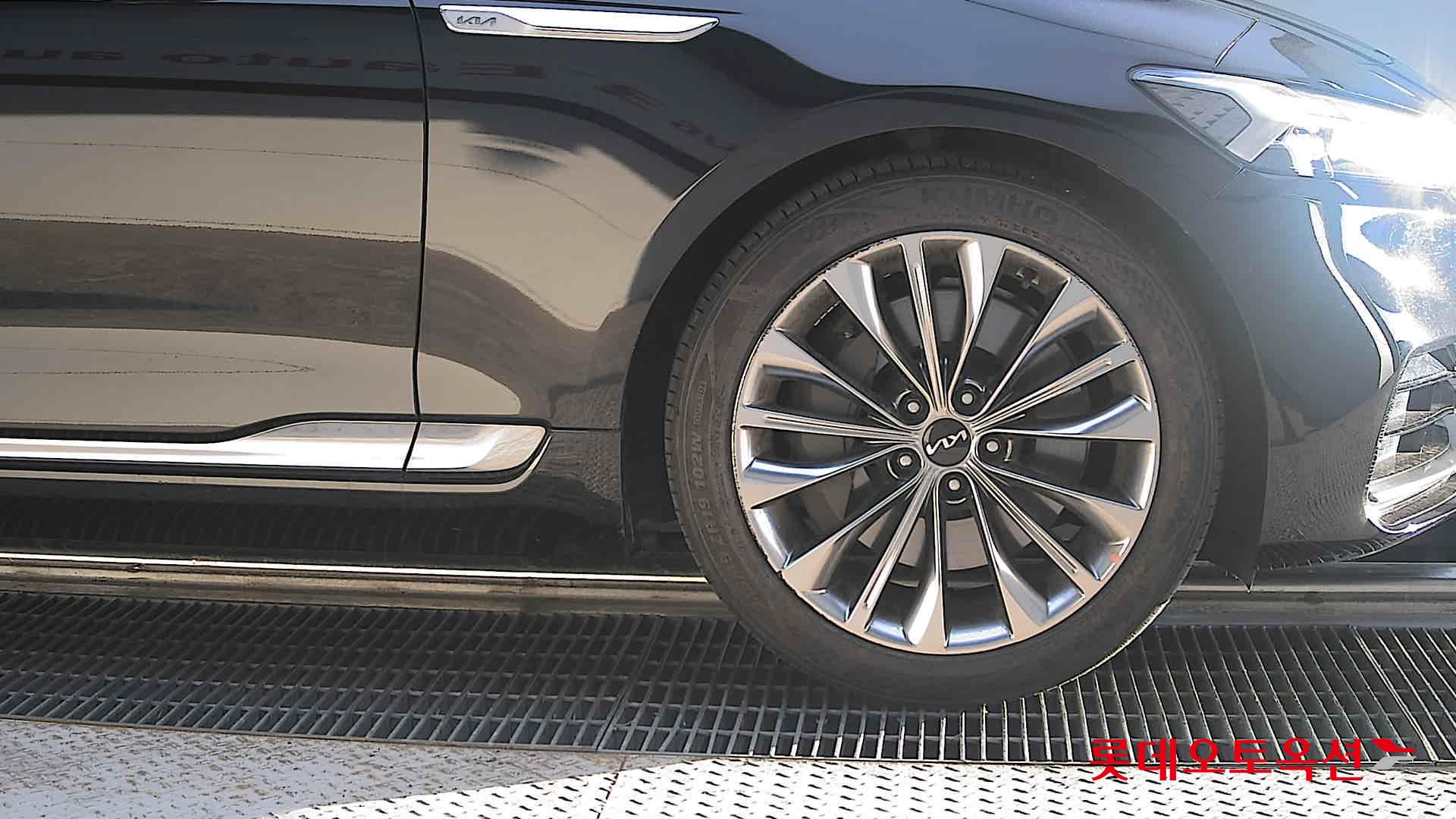 2023 - kia k9