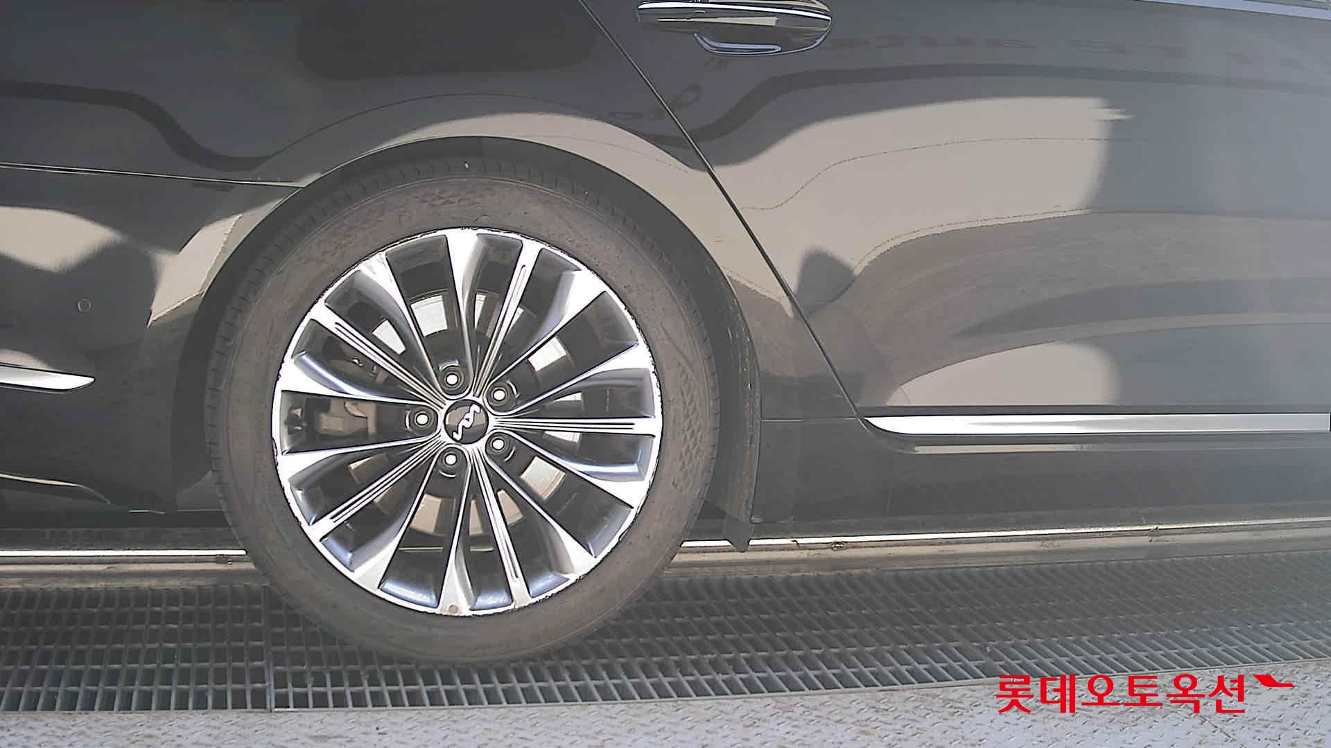 2023 - kia k9