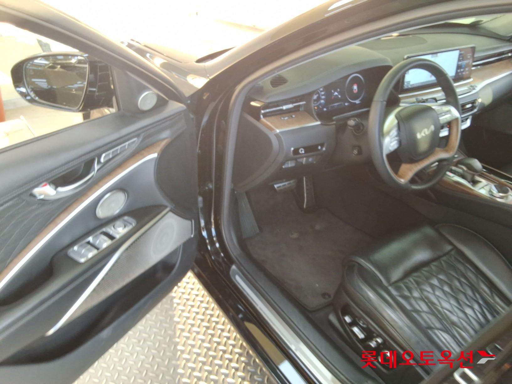2023 - kia k9