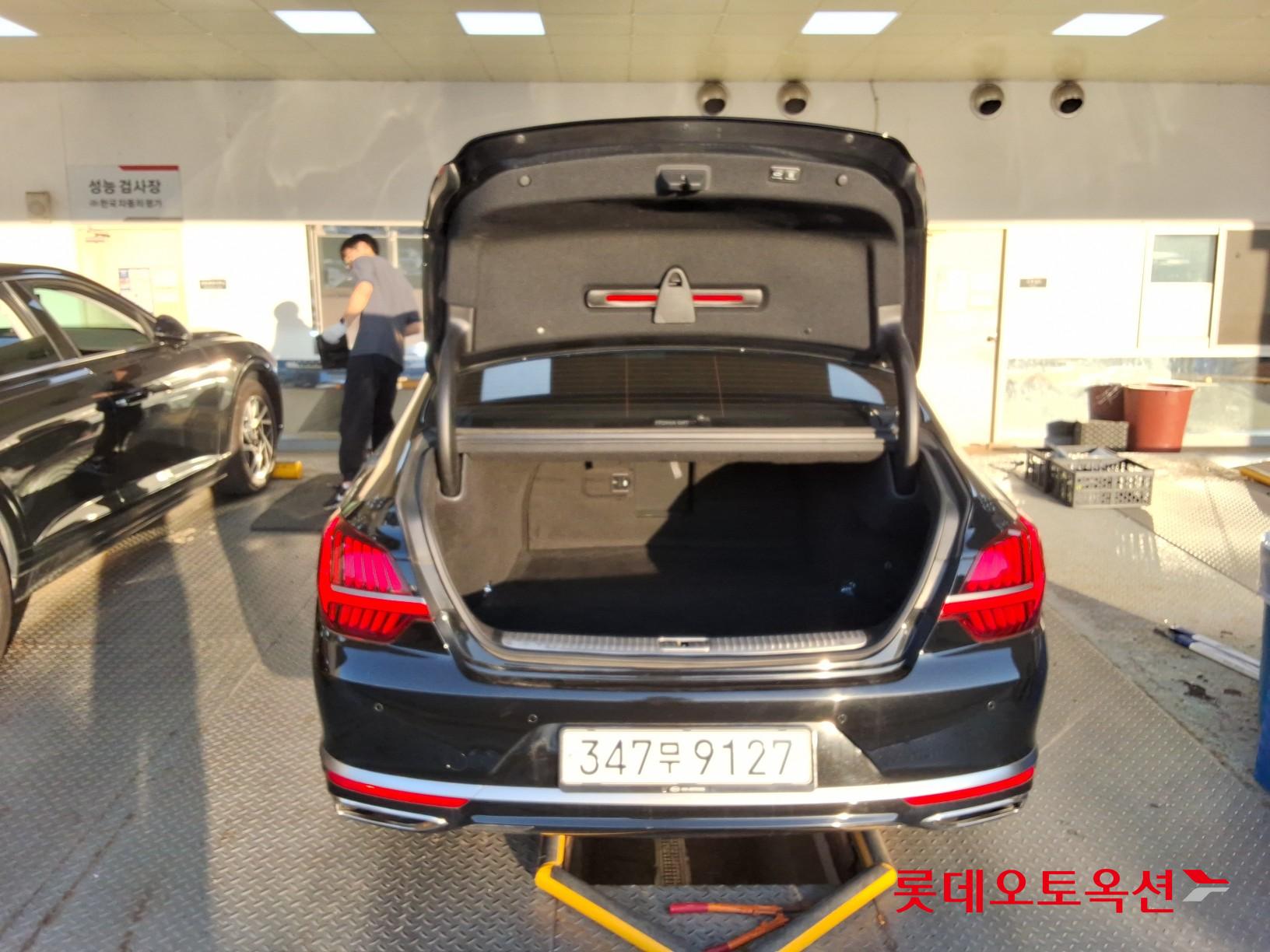 2023 - kia k9