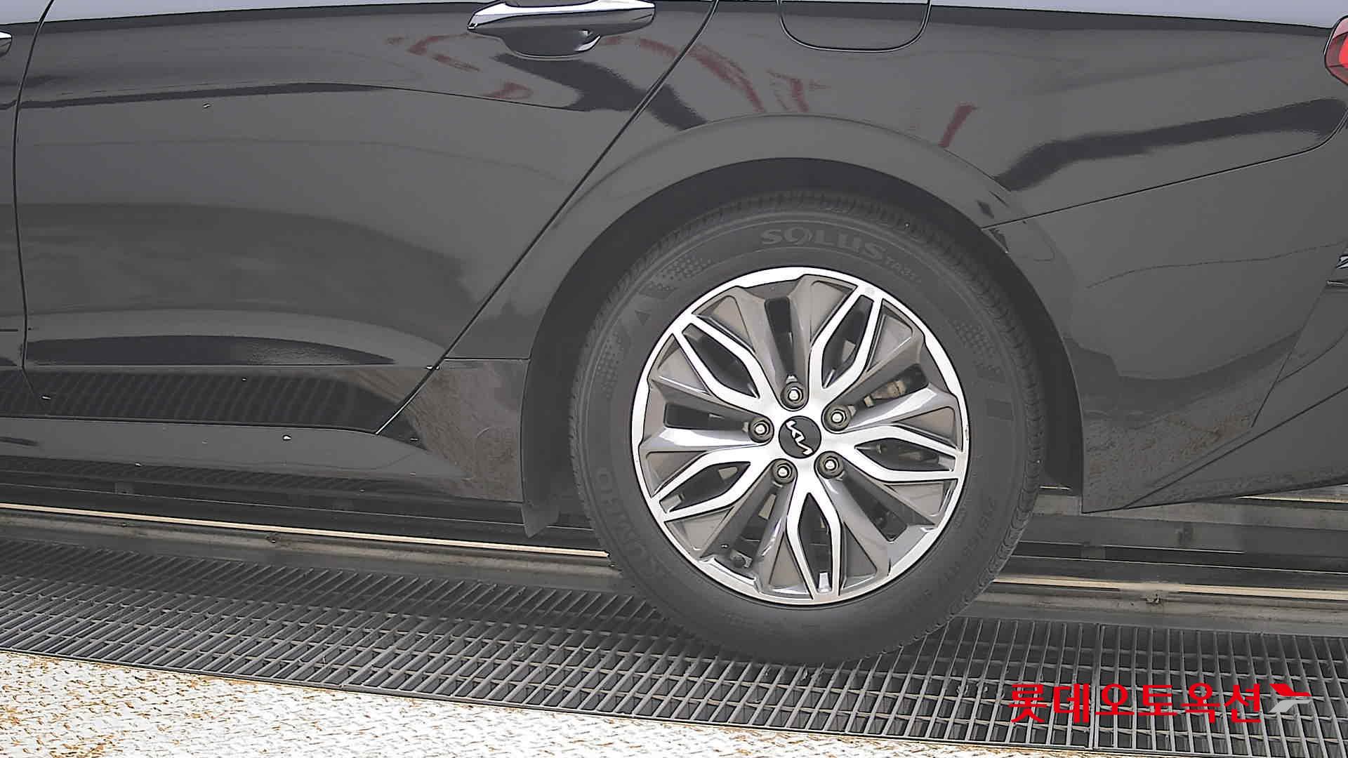 2023 - kia k5