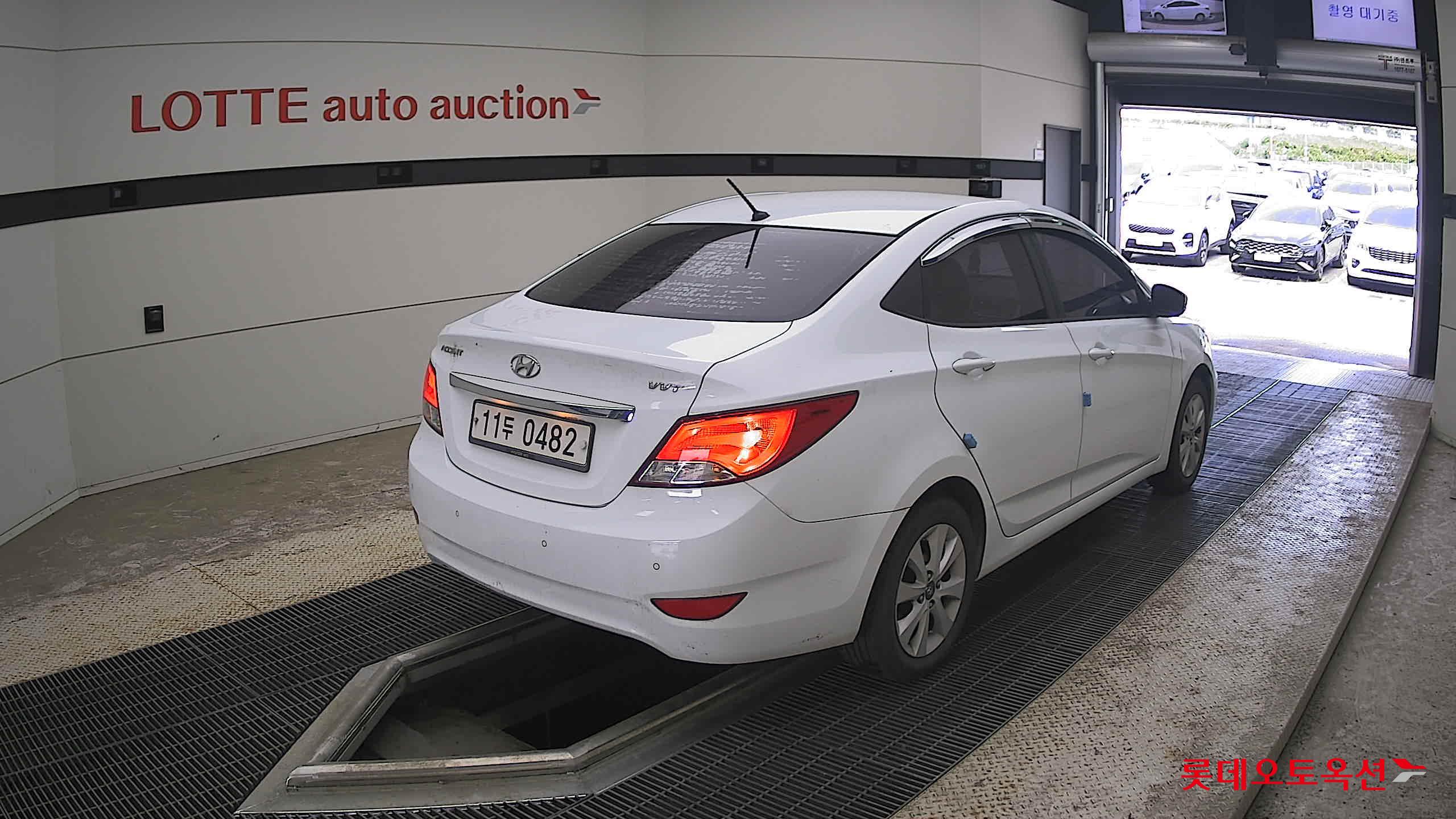 2017 - hyundai accent