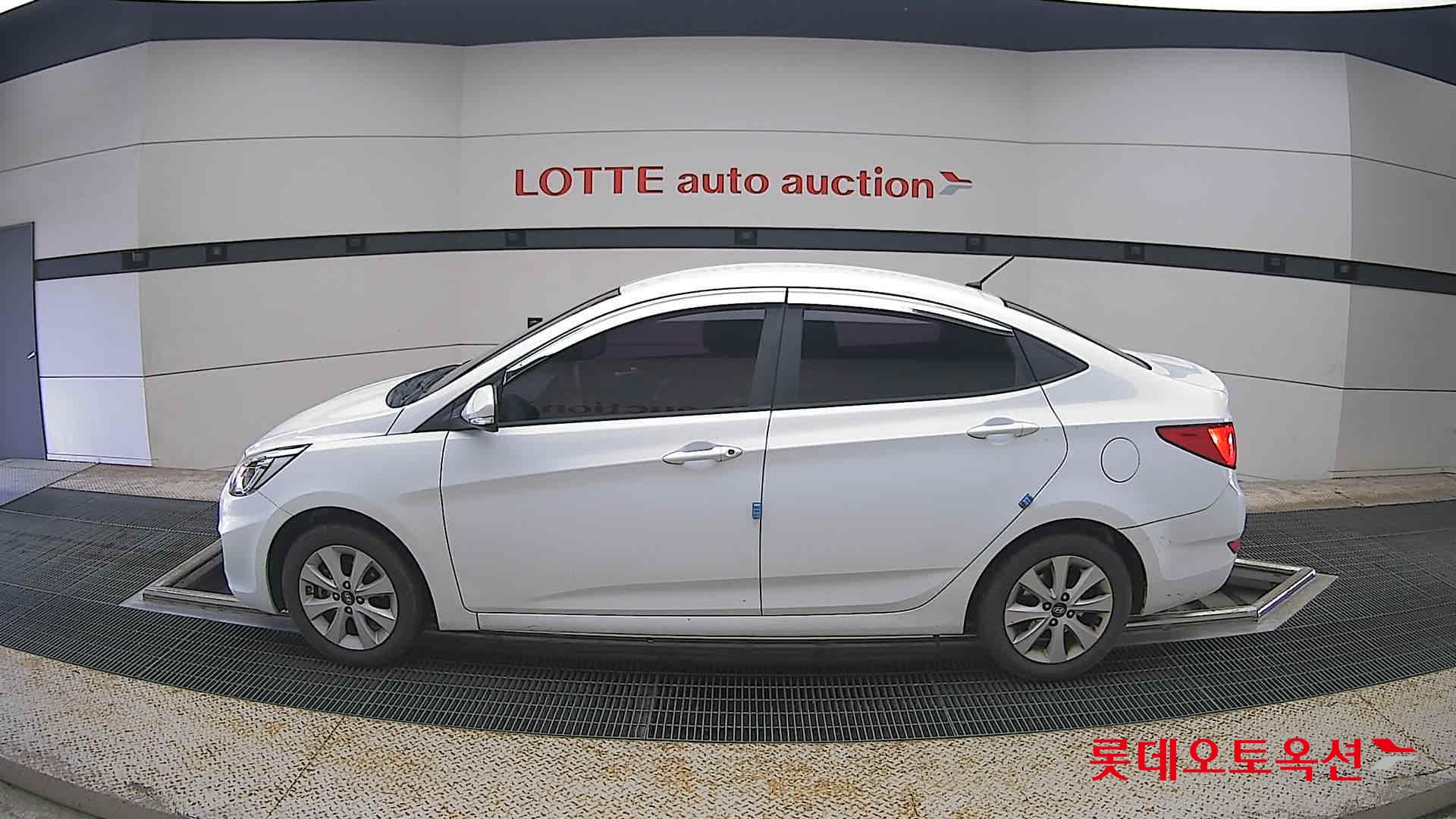 2017 - hyundai accent