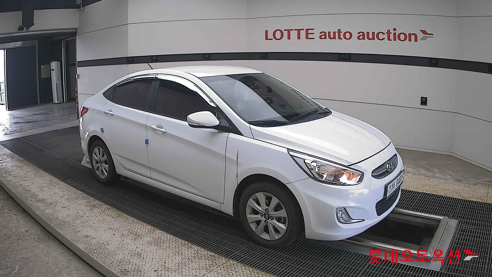 2017 - hyundai accent