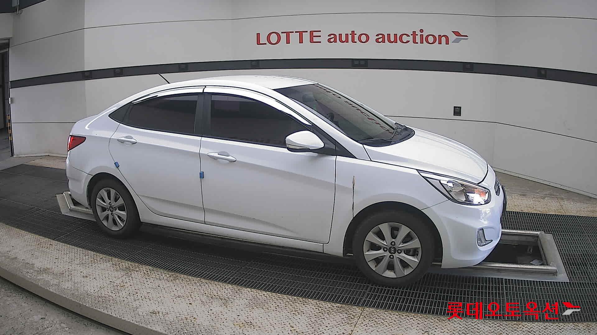 2017 - hyundai accent