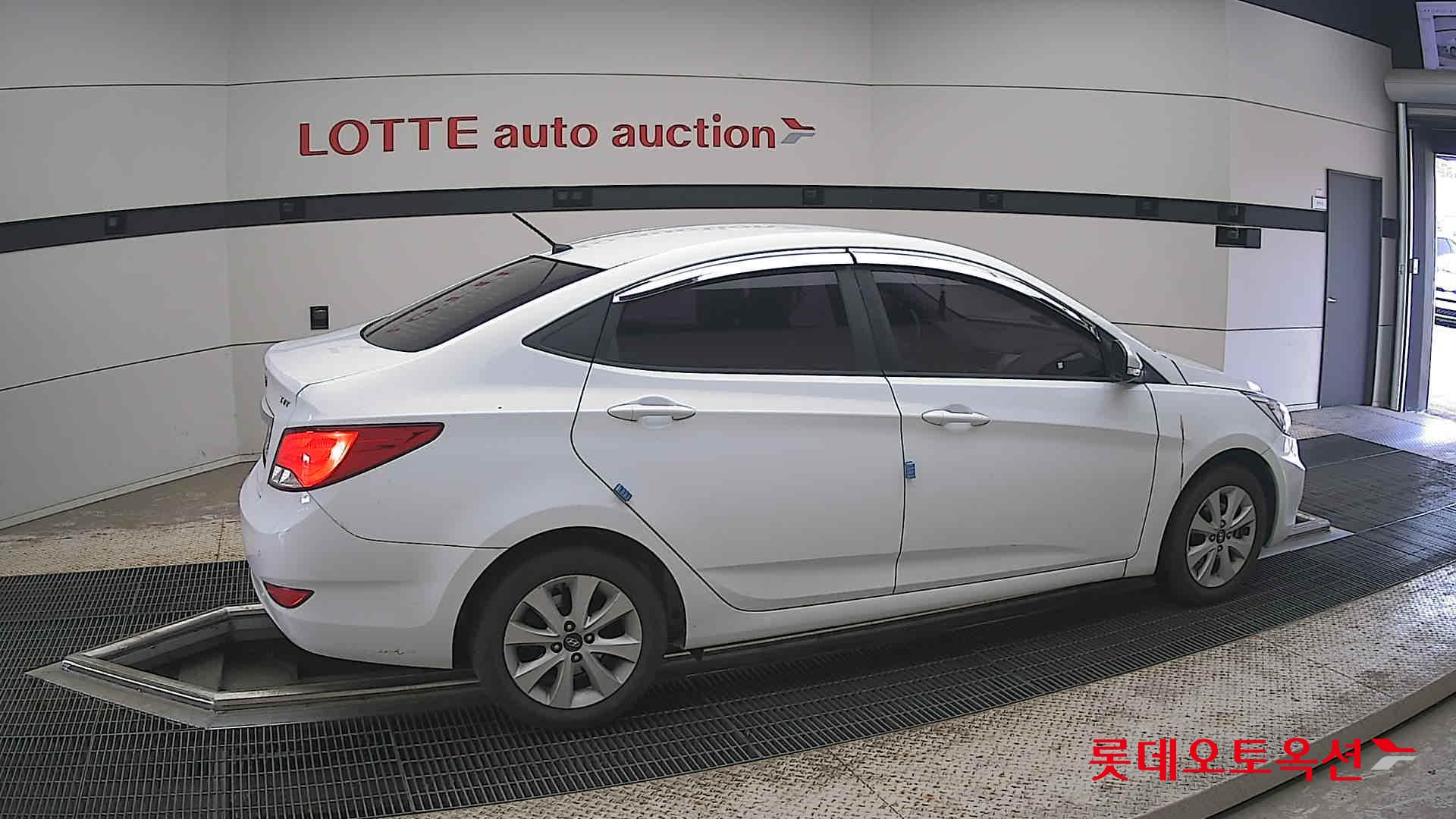 2017 - hyundai accent