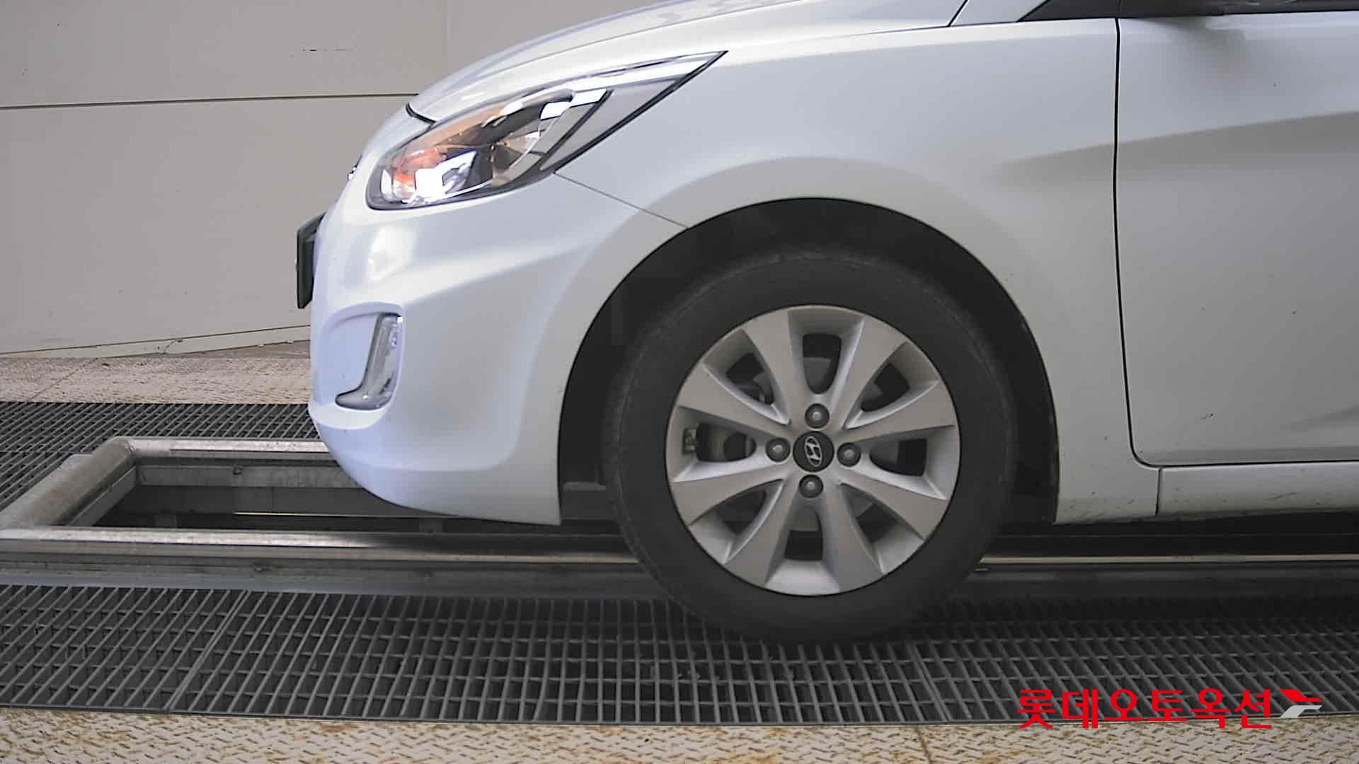 2017 - hyundai accent