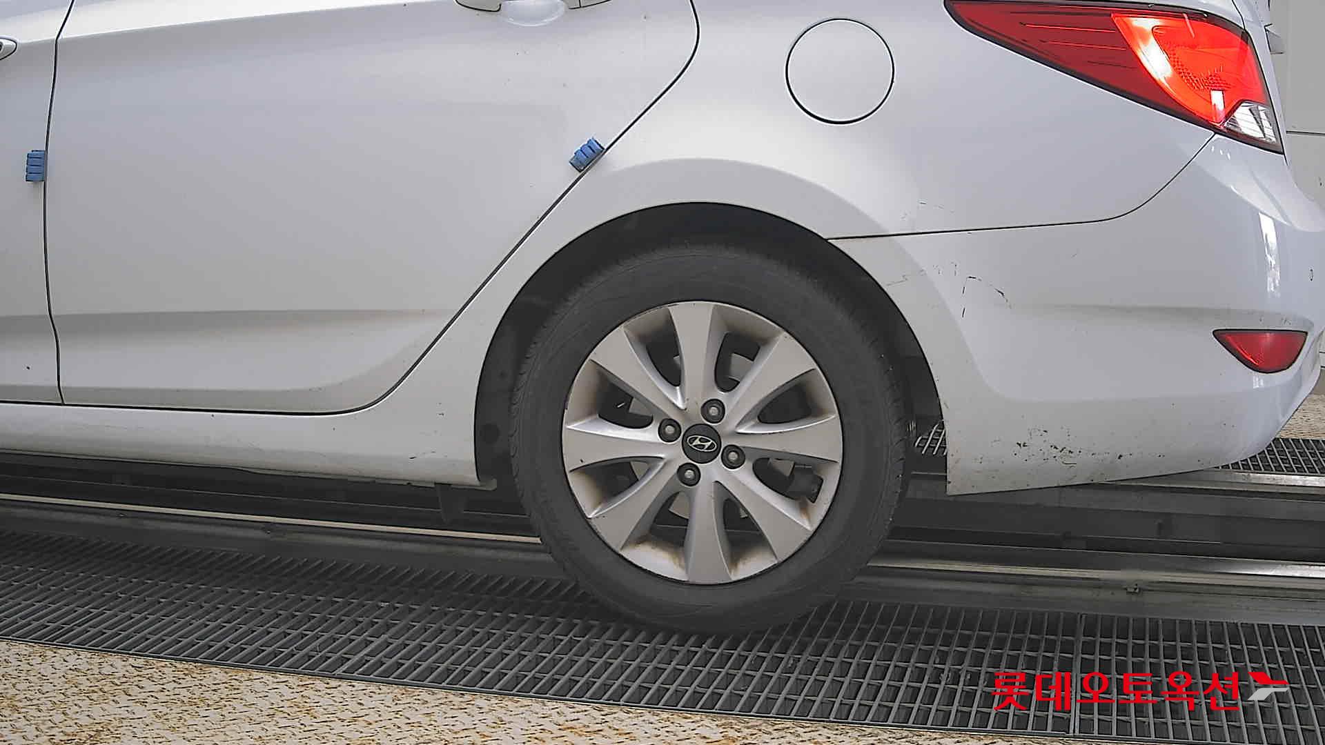 2017 - hyundai accent