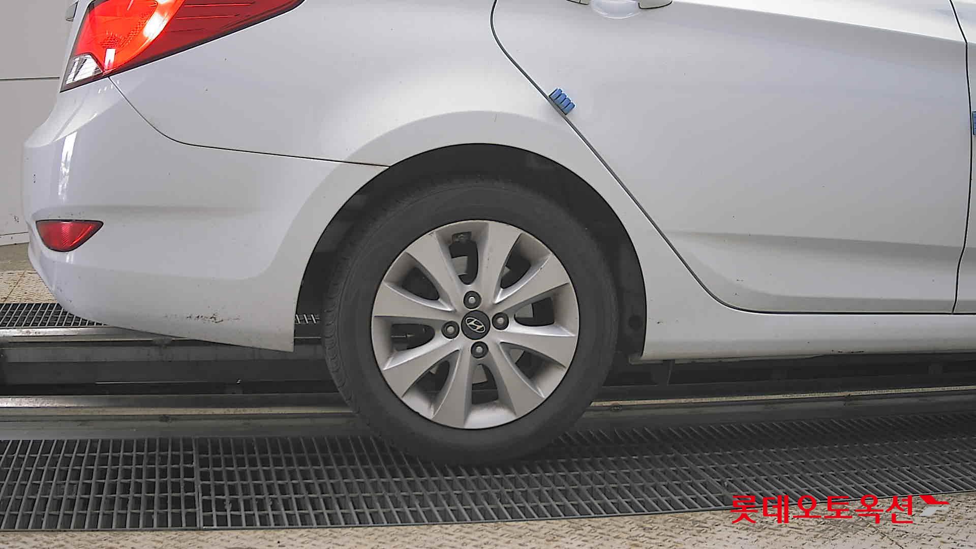 2017 - hyundai accent