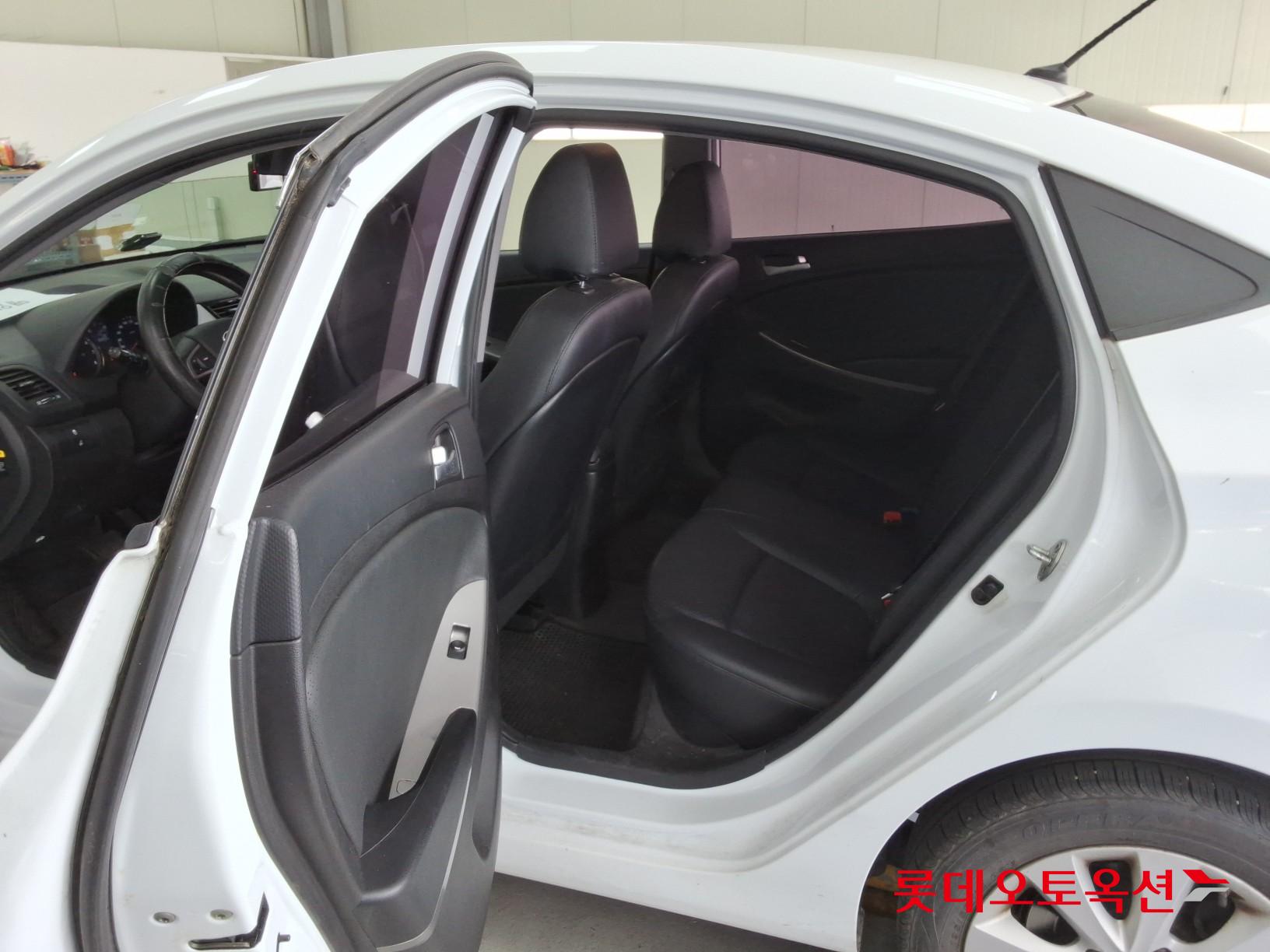 2017 - hyundai accent