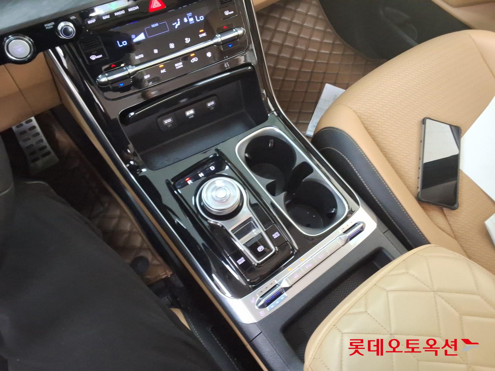 2023 - kia carnival