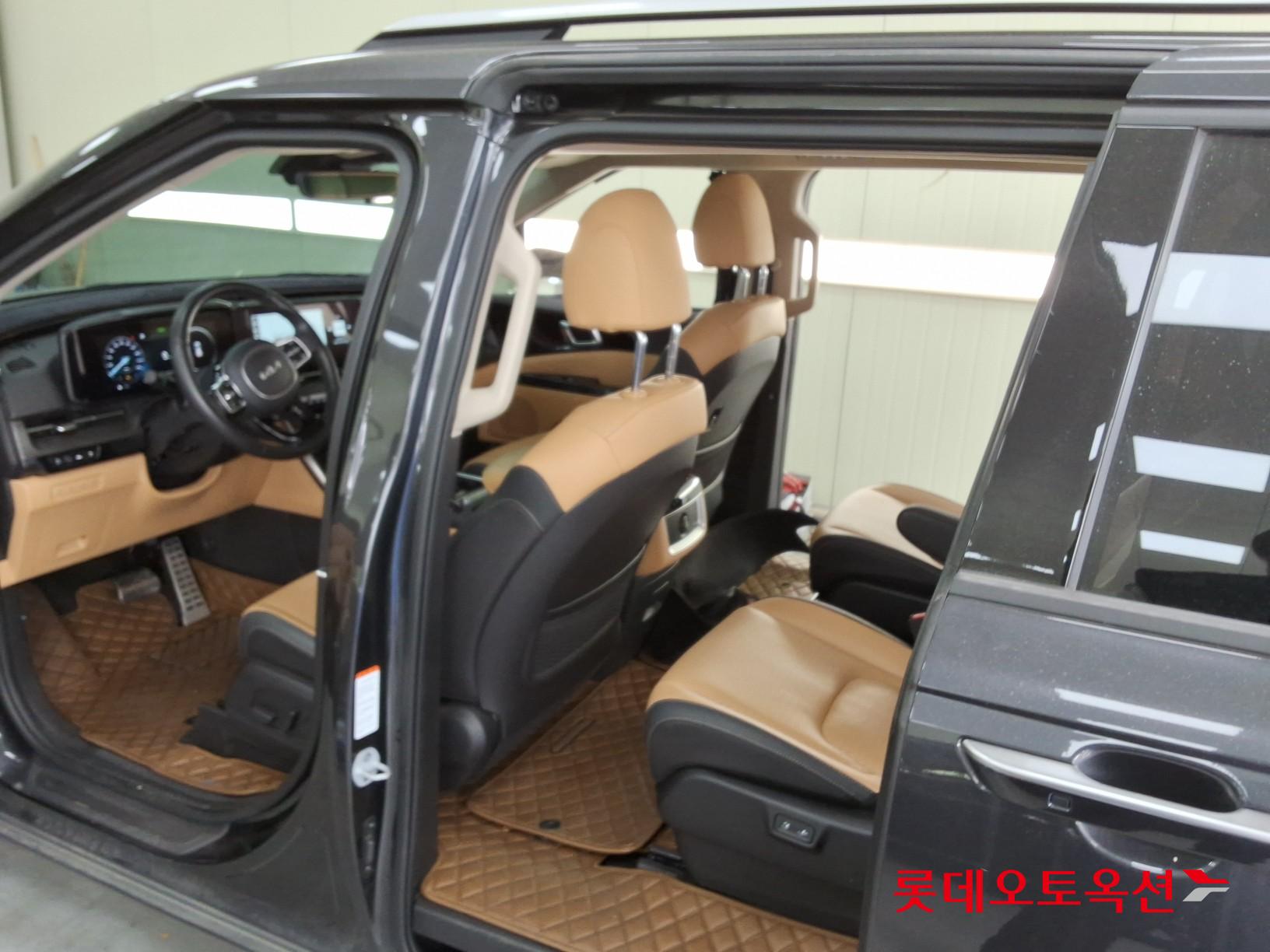 2023 - kia carnival