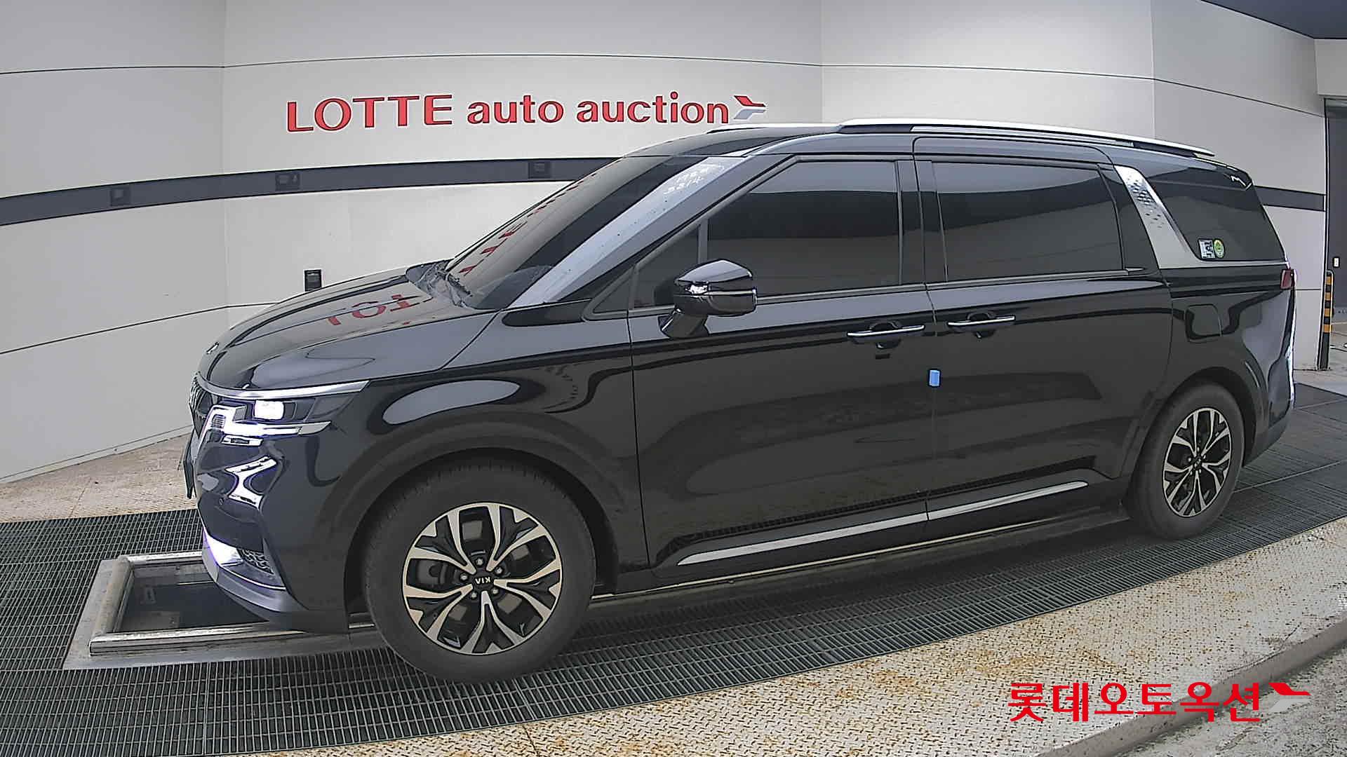 2021 - kia carnival