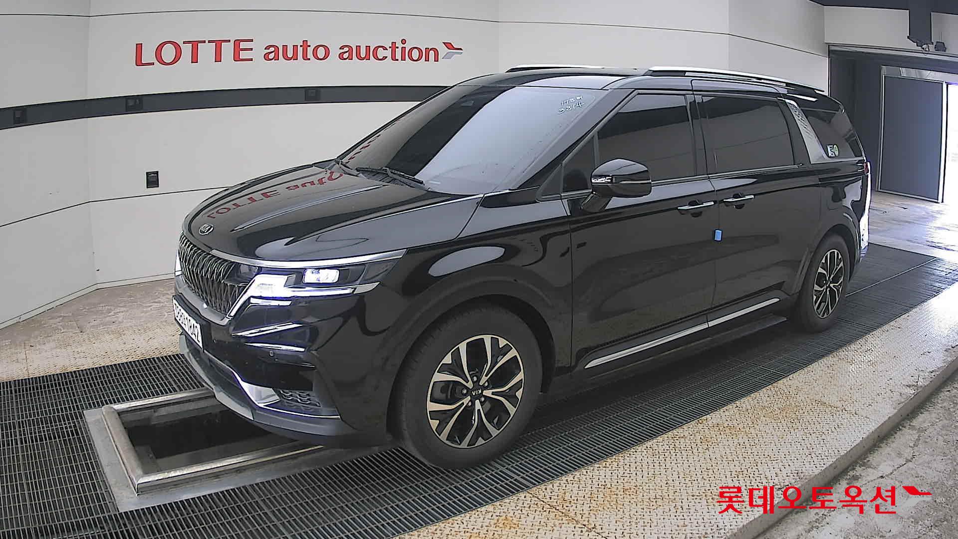 2021 - kia carnival