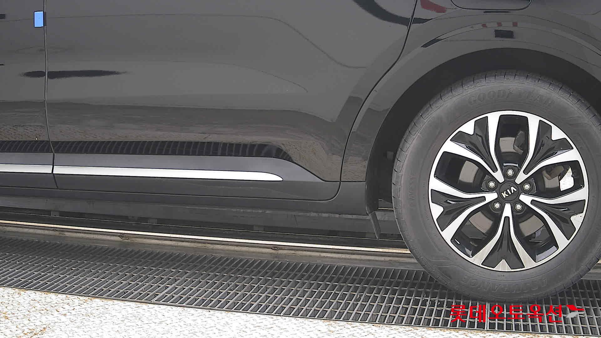2021 - kia carnival