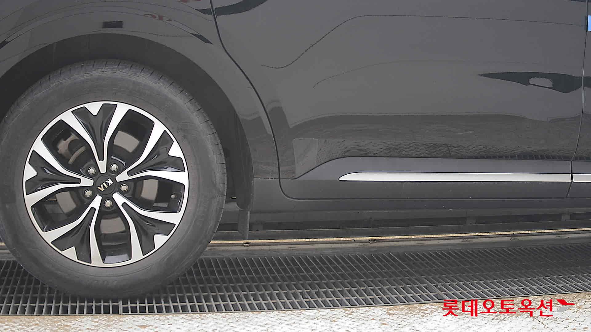 2021 - kia carnival