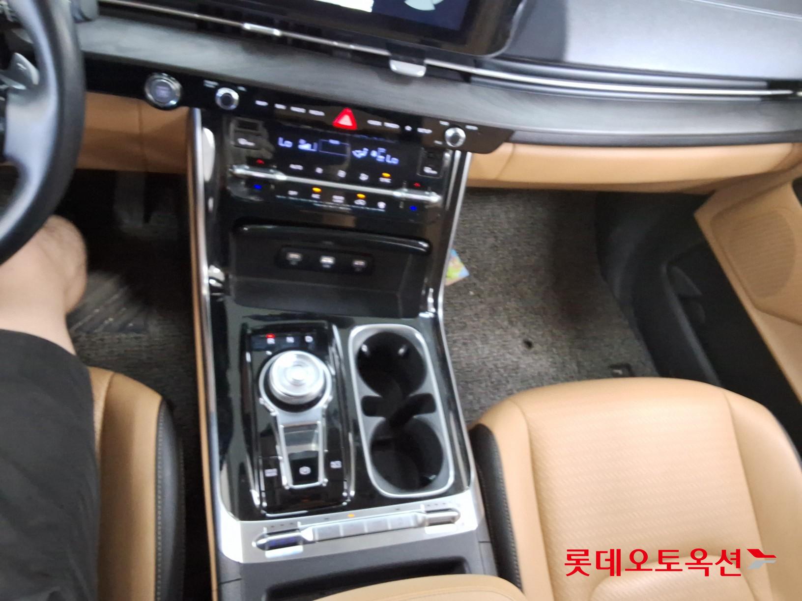 2021 - kia carnival