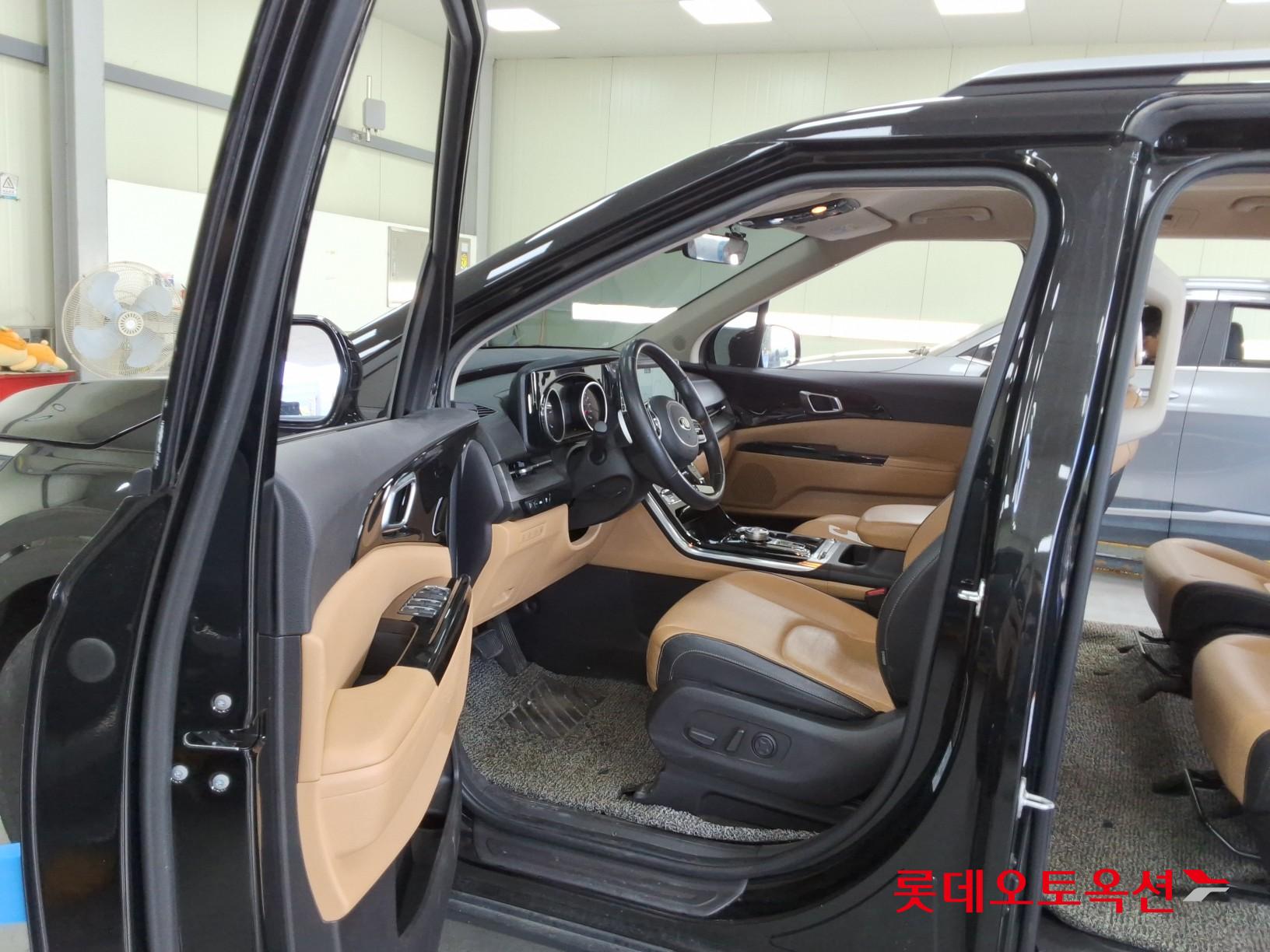 2021 - kia carnival