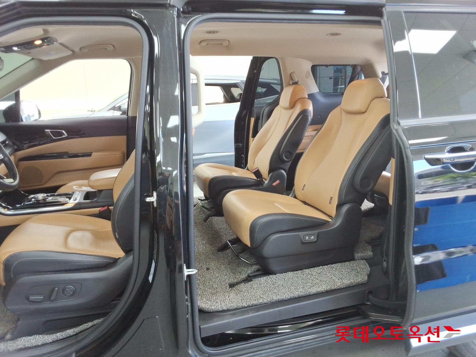 2021 - kia carnival