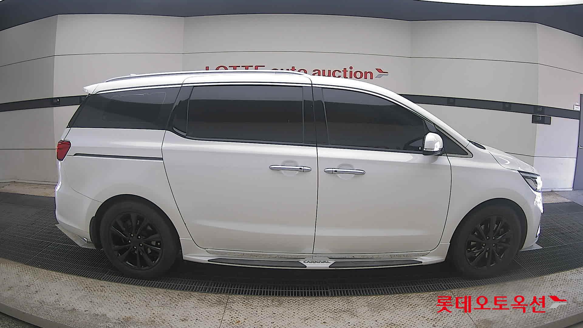 2019 - kia carnival