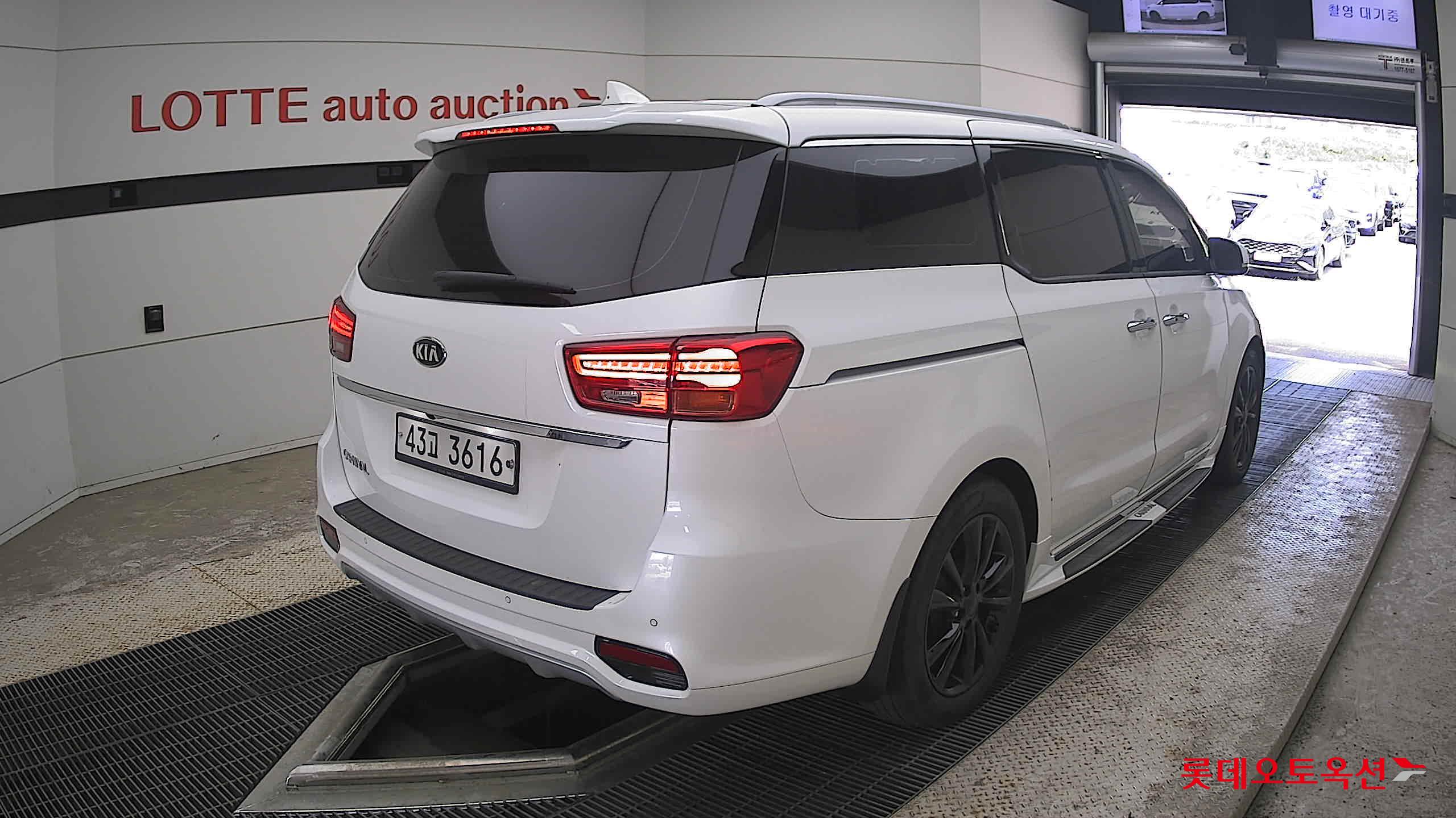 2019 - kia carnival