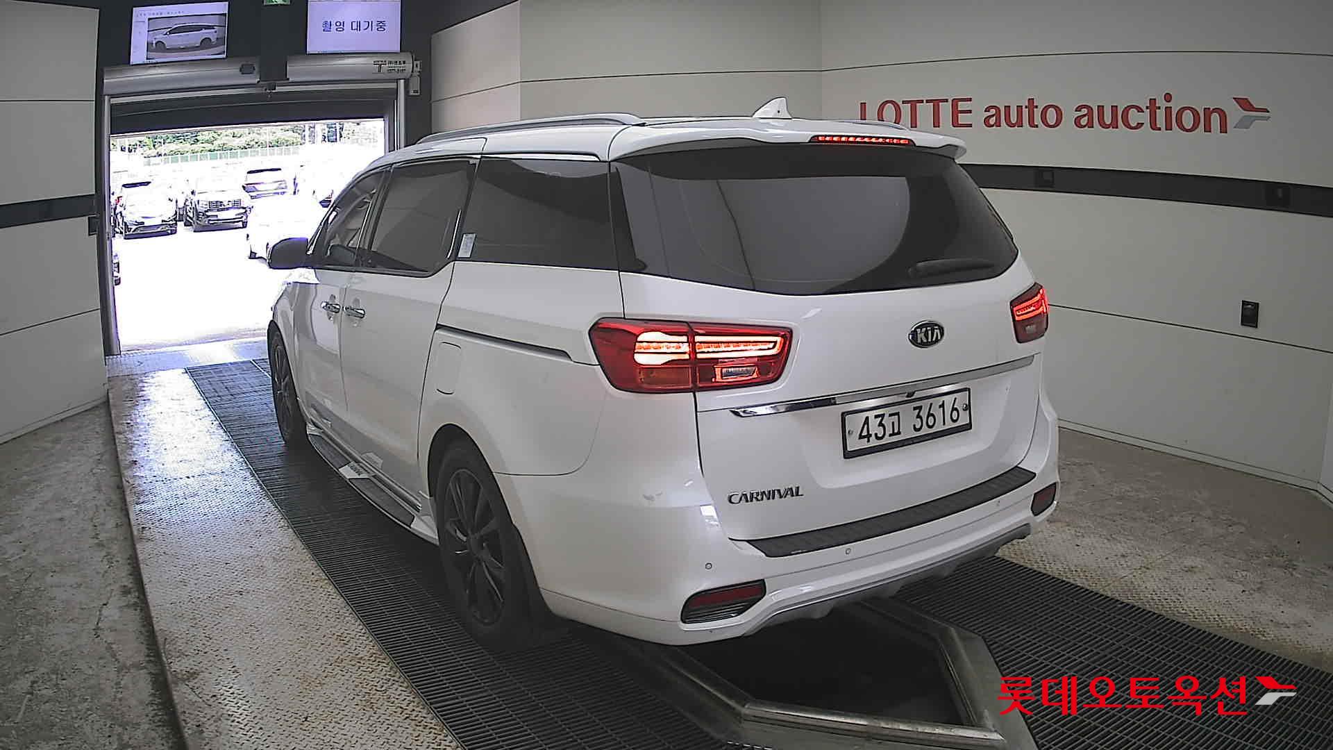 2019 - kia carnival
