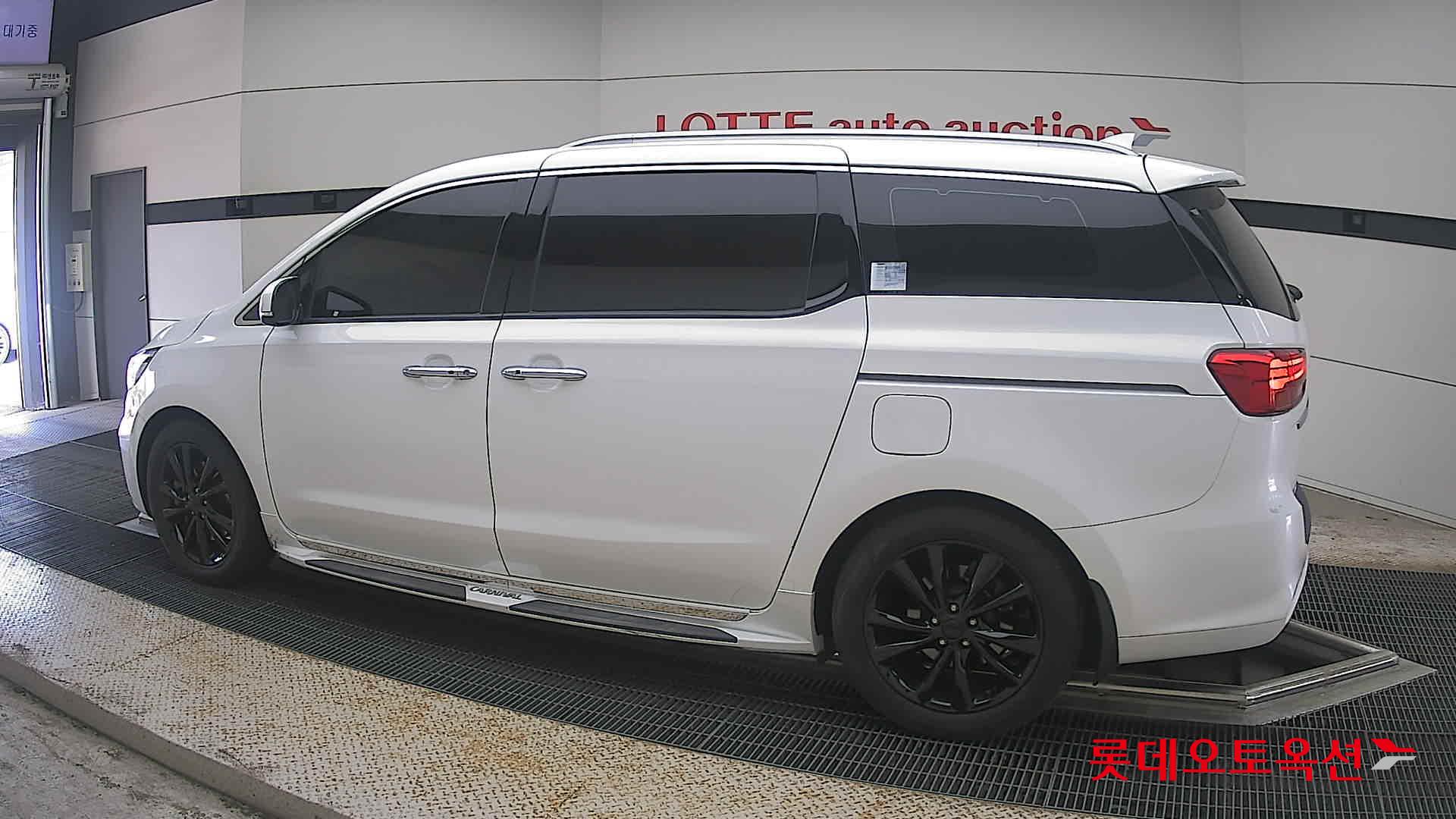 2019 - kia carnival