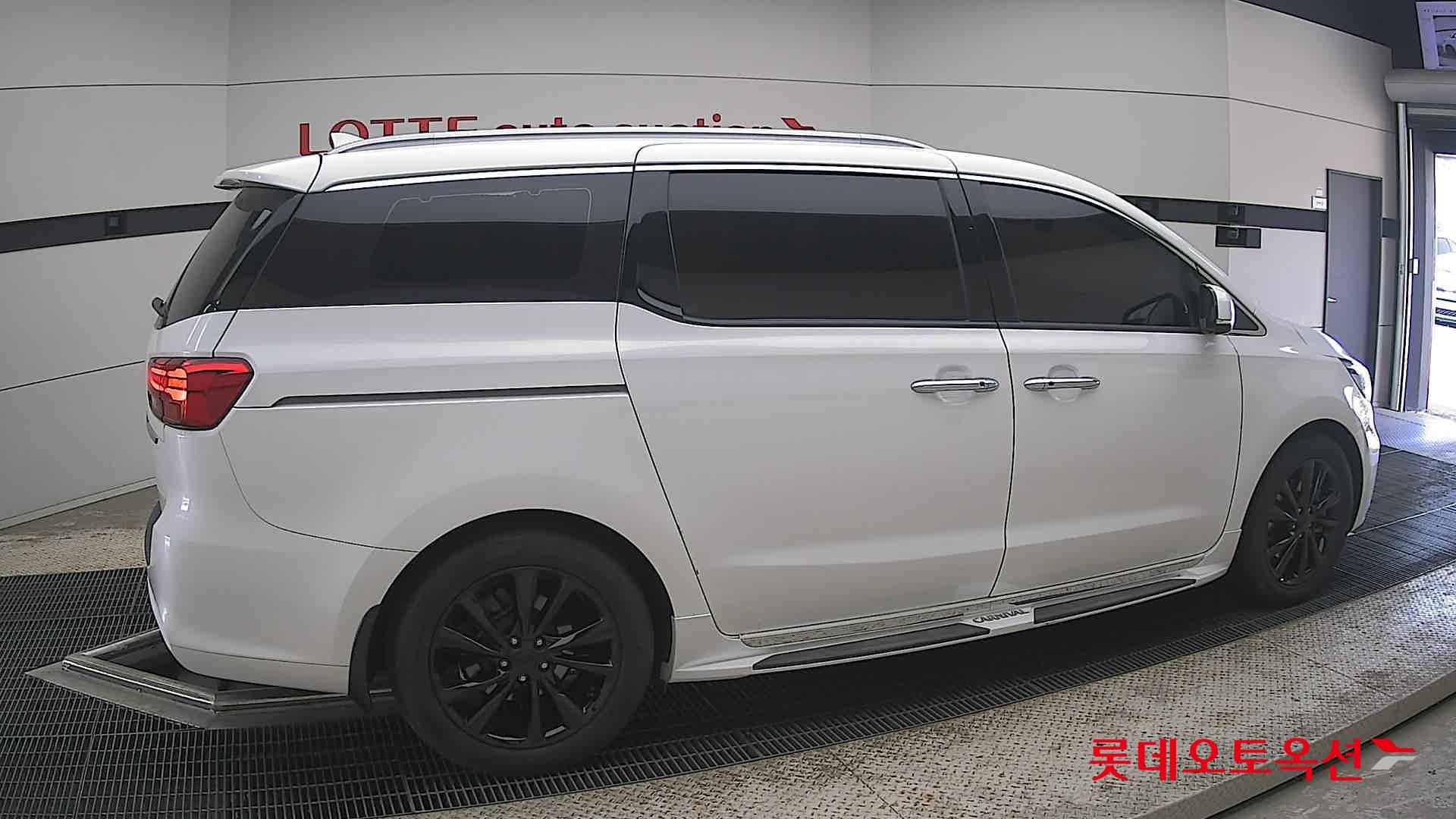 2019 - kia carnival
