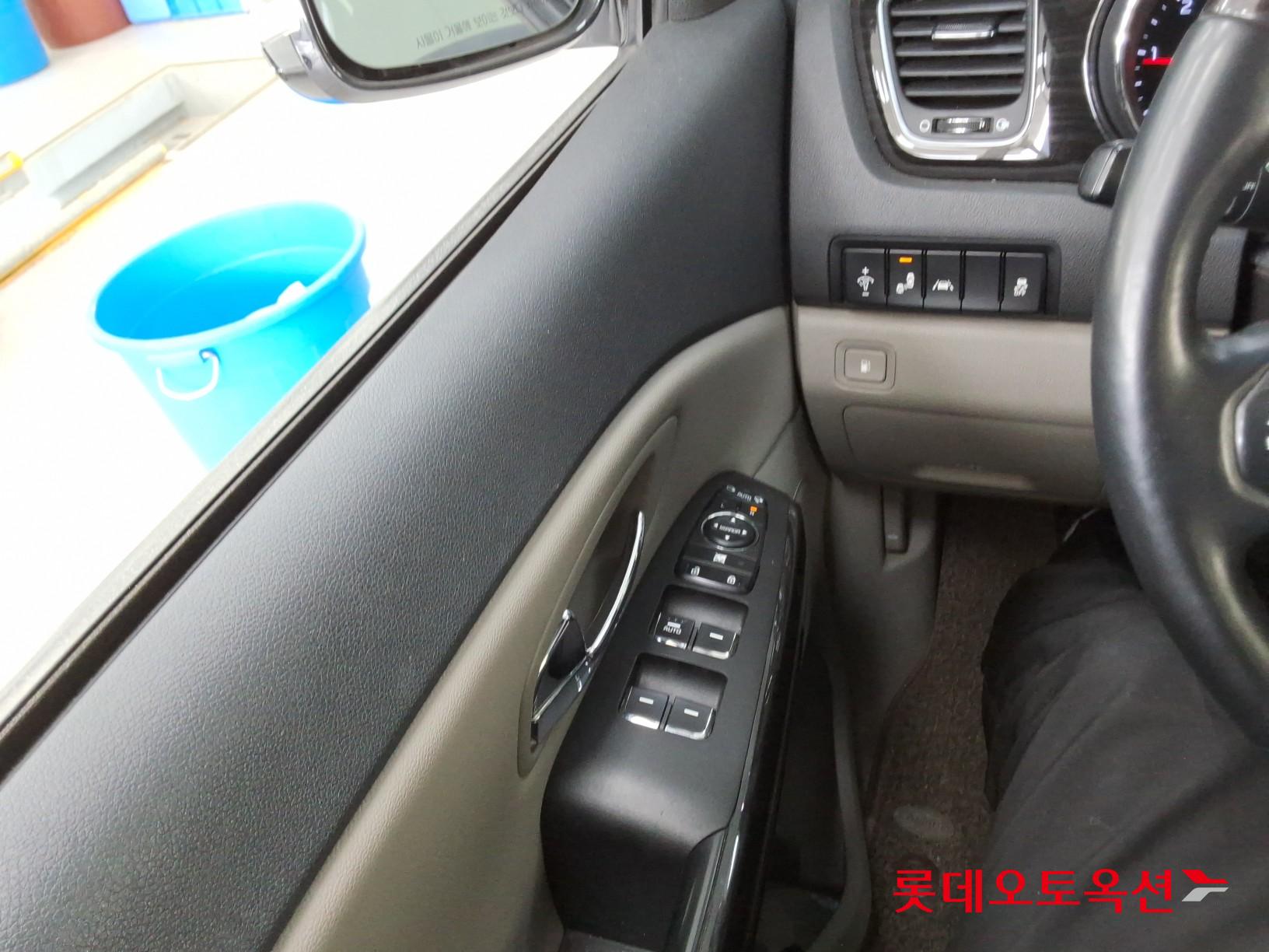 2019 - kia carnival