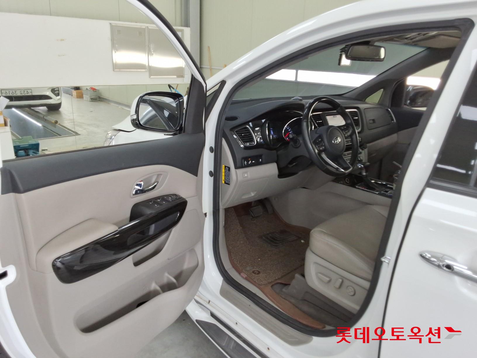 2019 - kia carnival