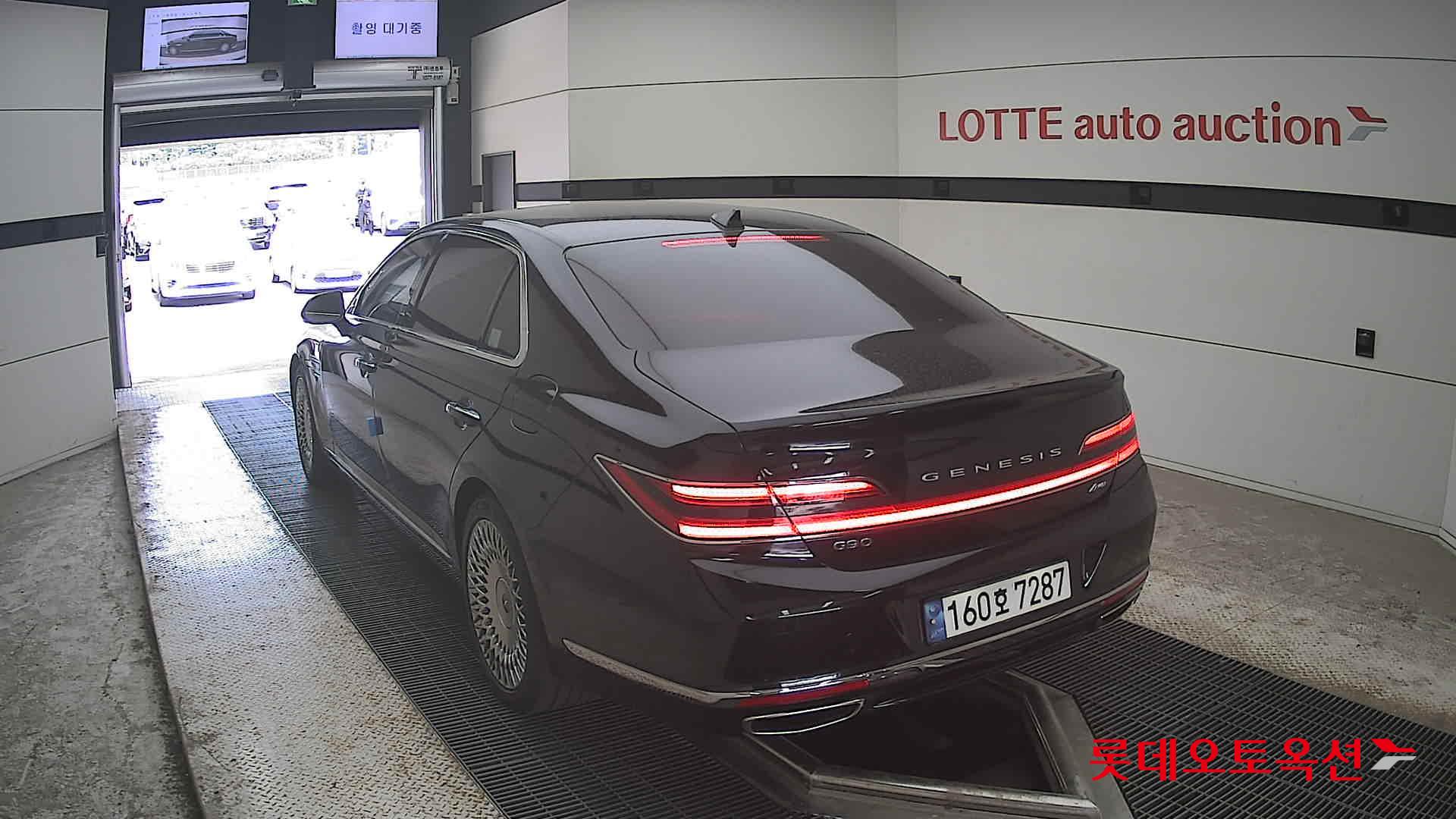 2021 - genesis g90