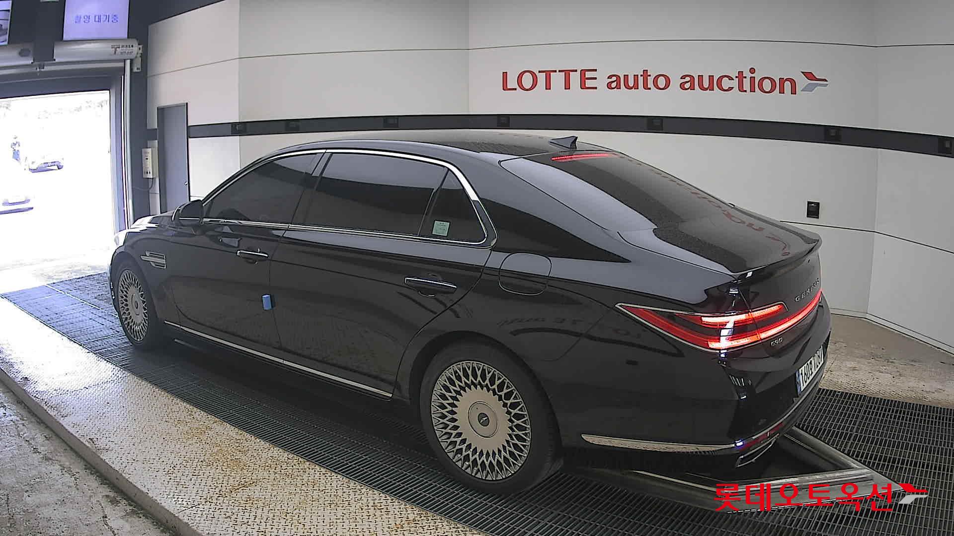 2021 - genesis g90
