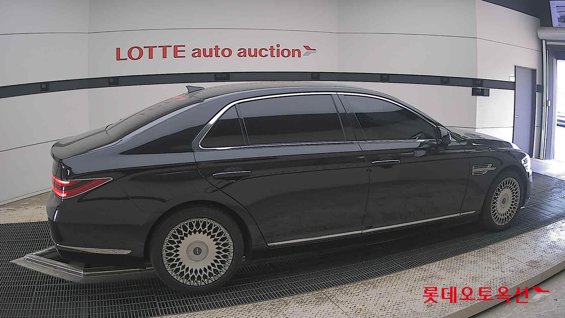 2021 - genesis g90