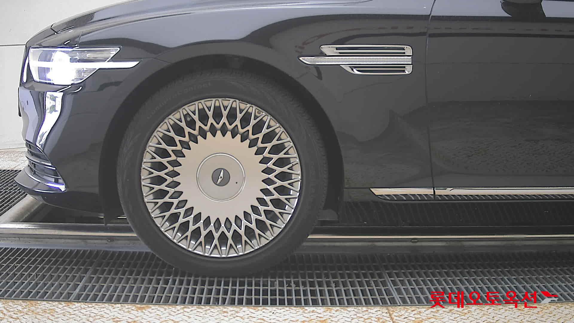 2021 - genesis g90