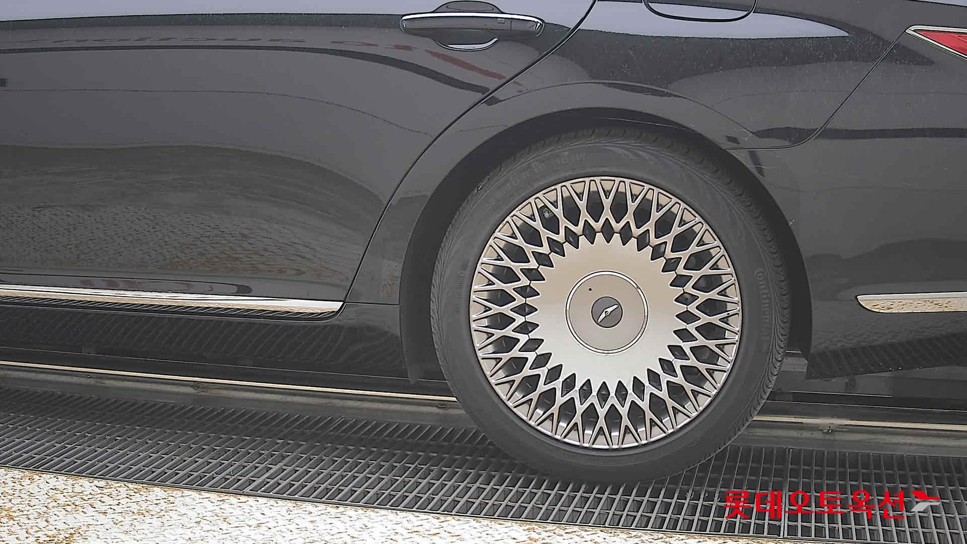 2021 - genesis g90