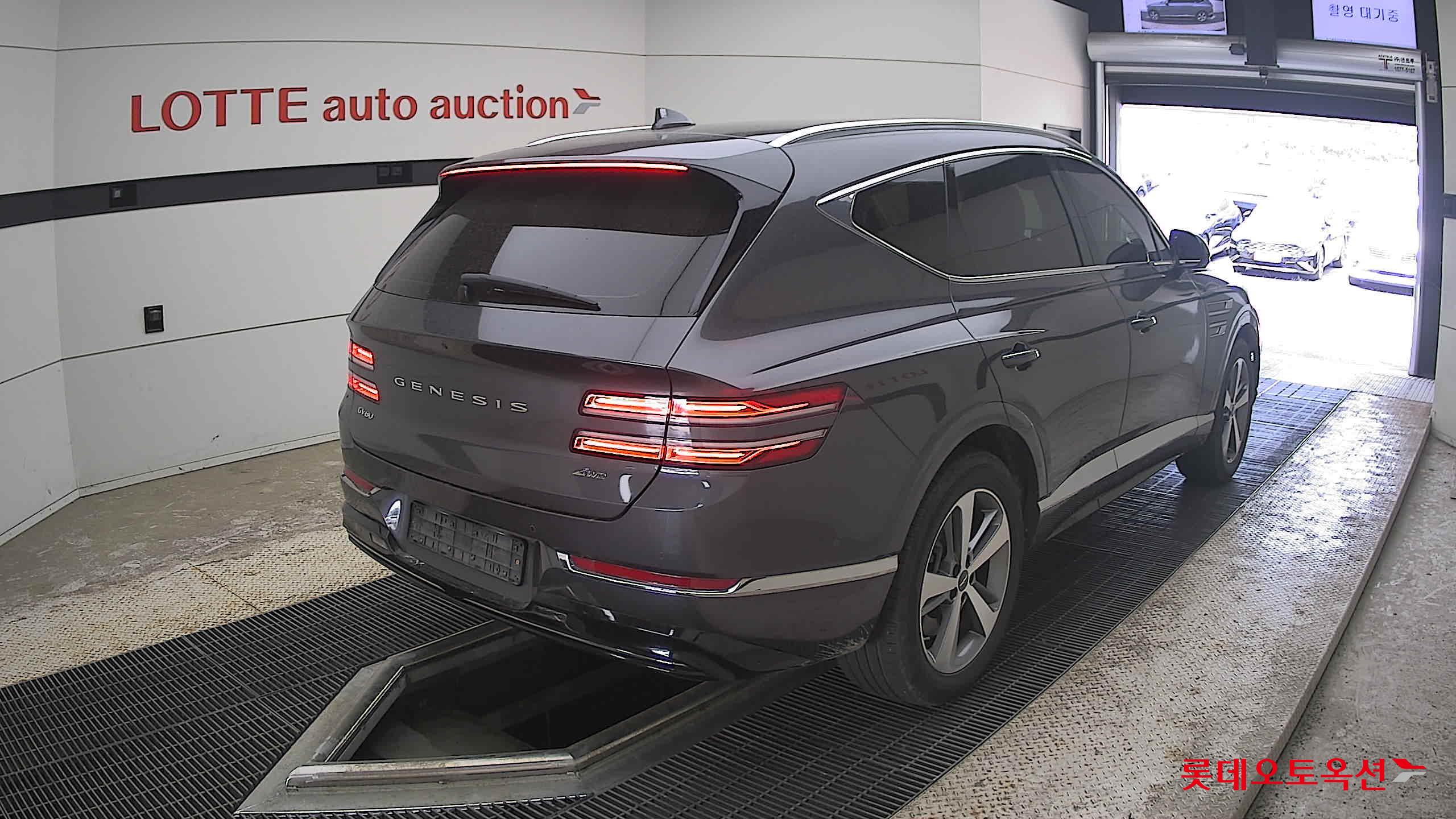 2022 - genesis gv80
