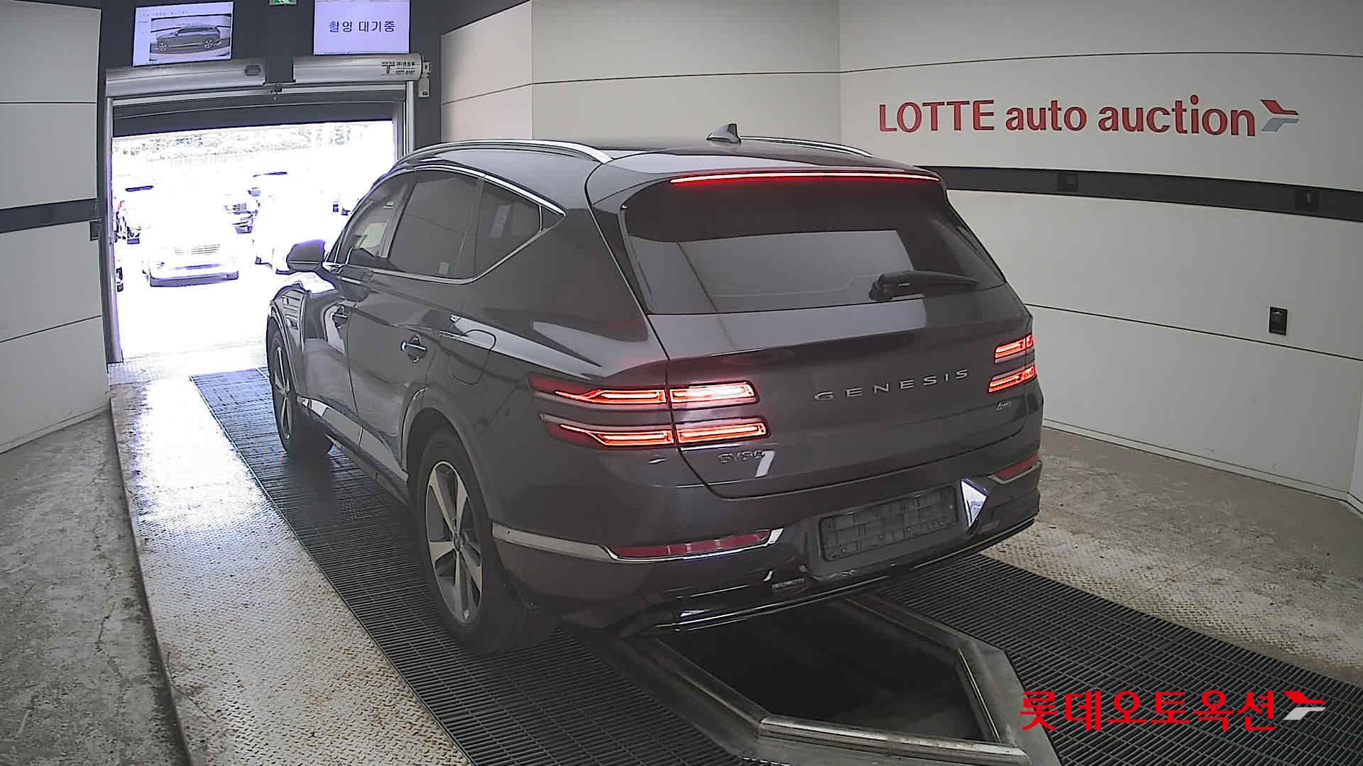 2022 - genesis gv80