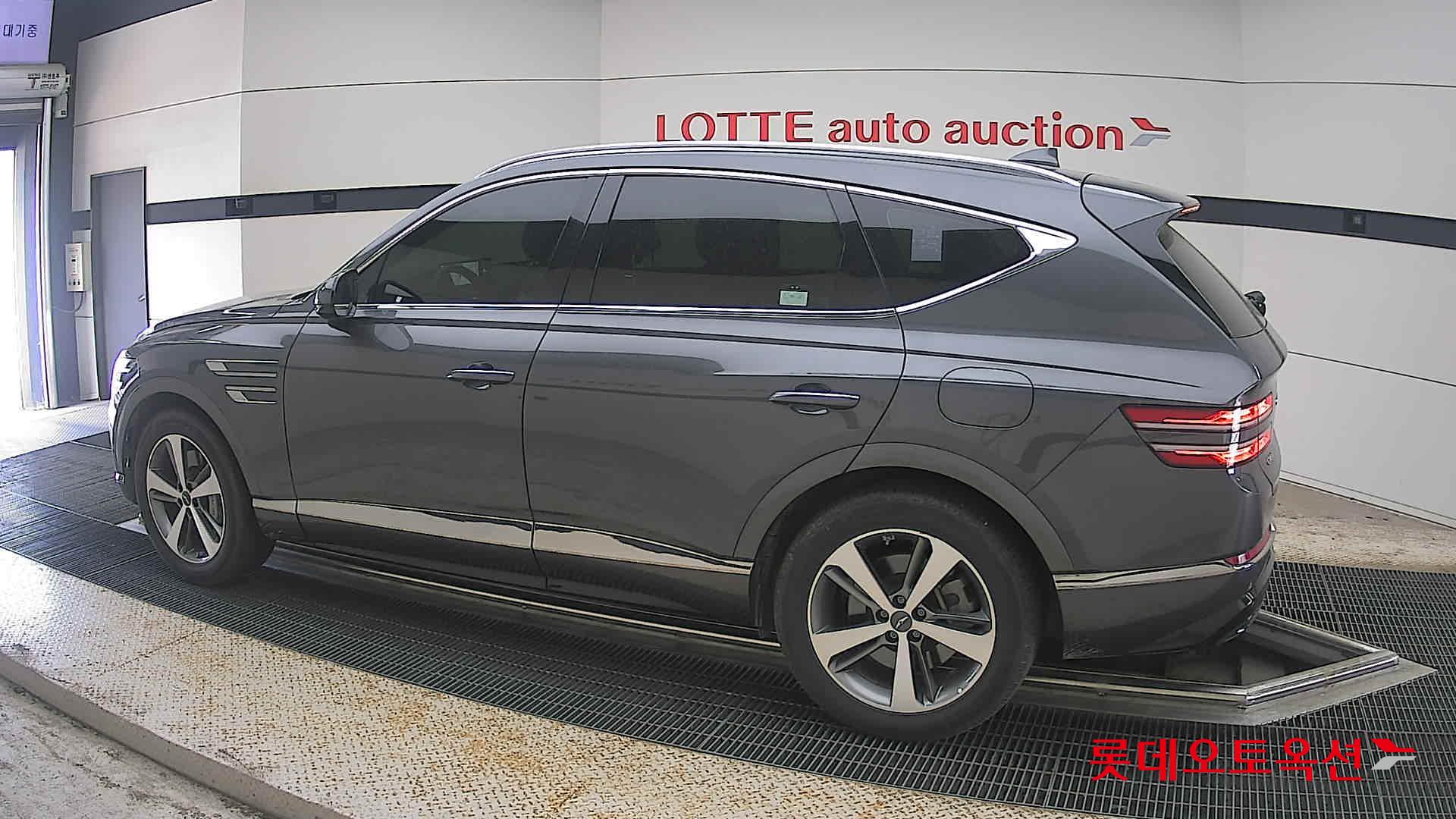 2022 - genesis gv80