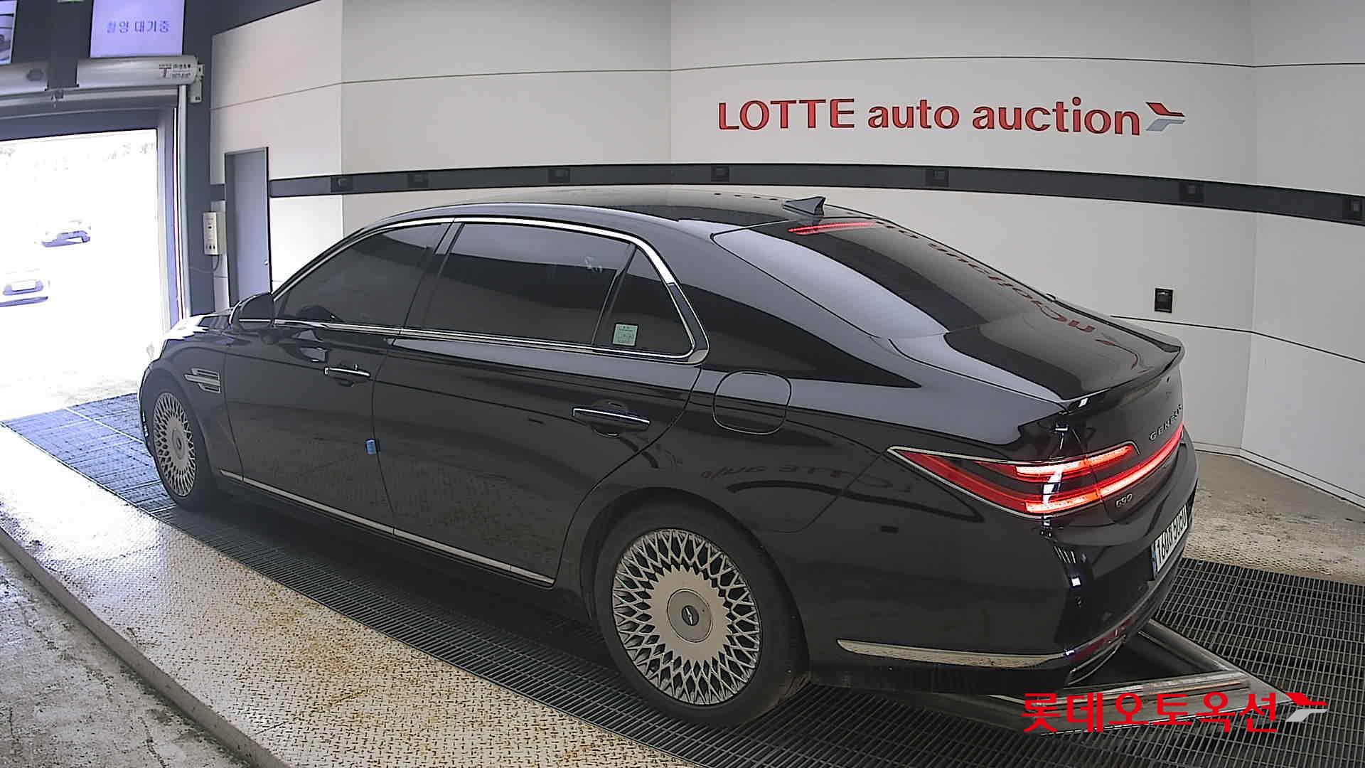 2021 - genesis g90