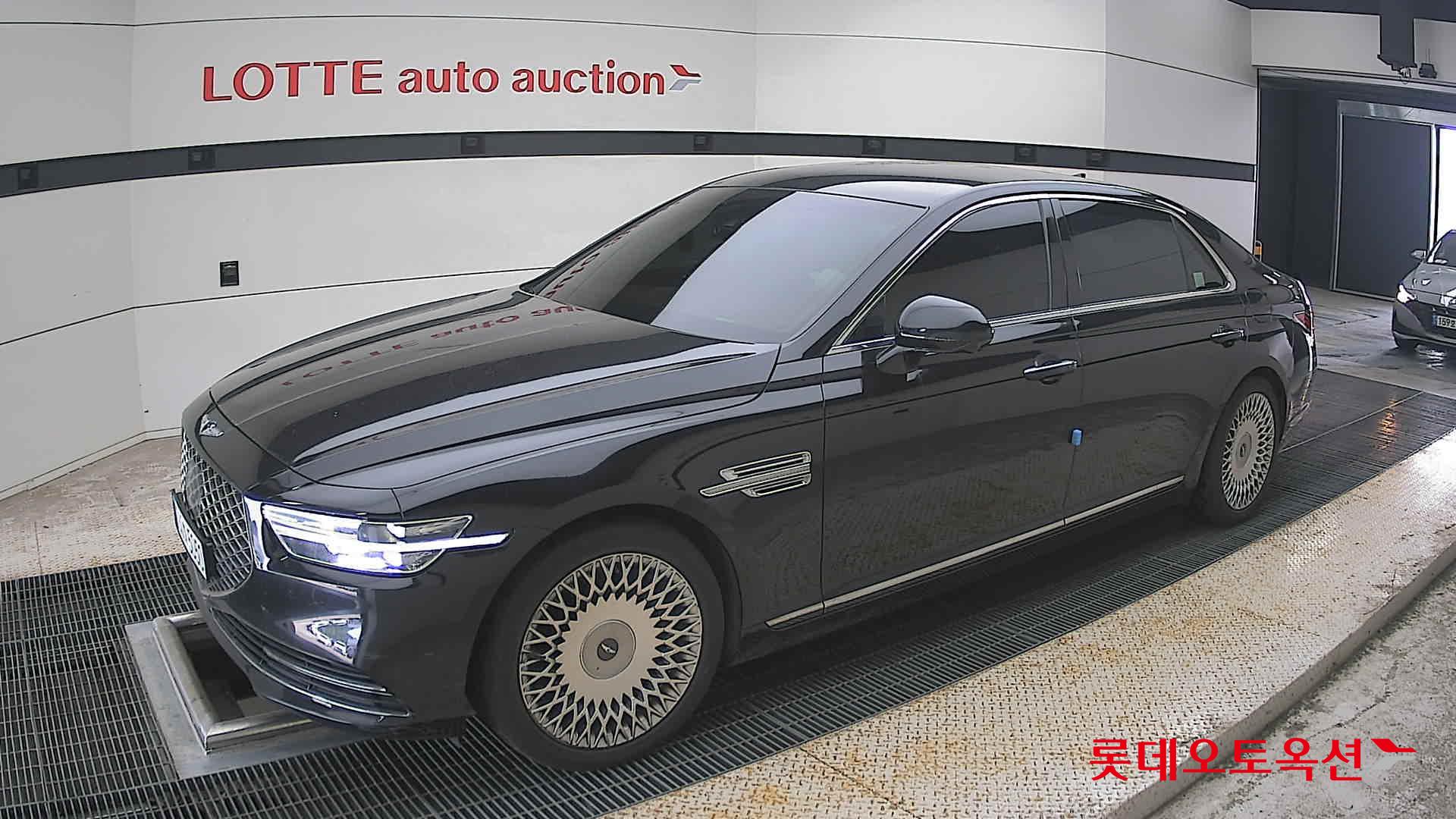 2021 - genesis g90