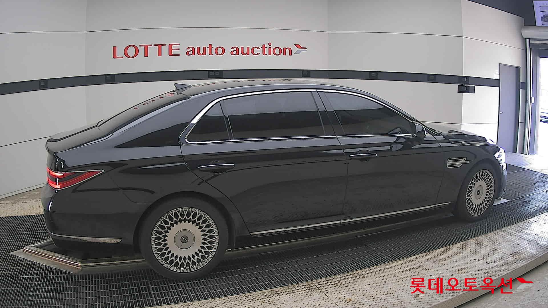 2021 - genesis g90