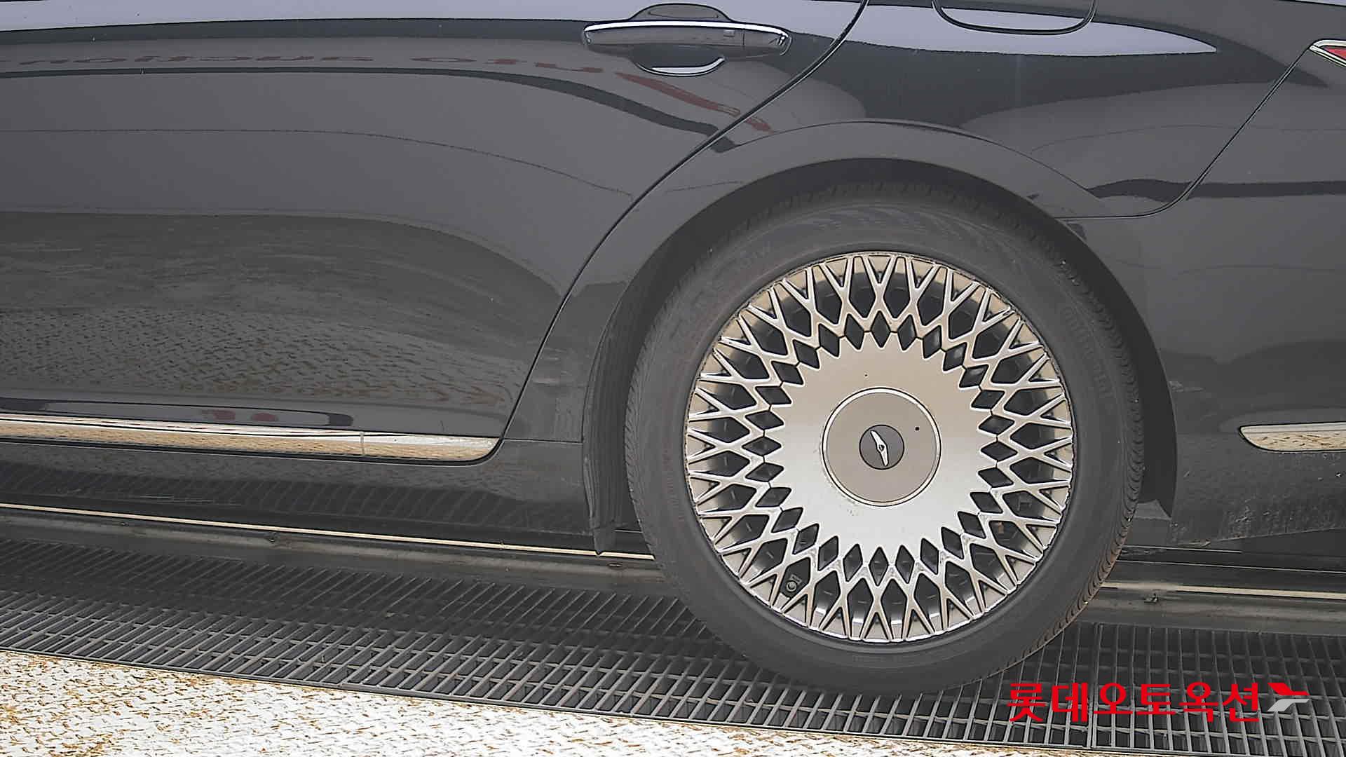 2021 - genesis g90