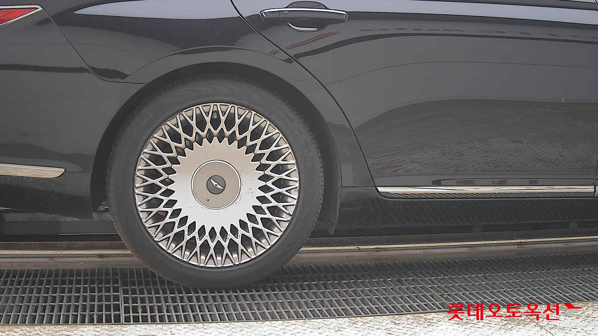 2021 - genesis g90