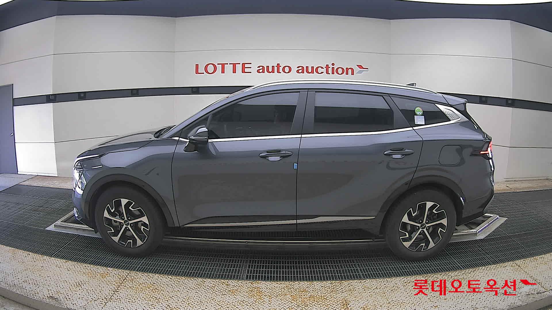 2022 - kia sportage